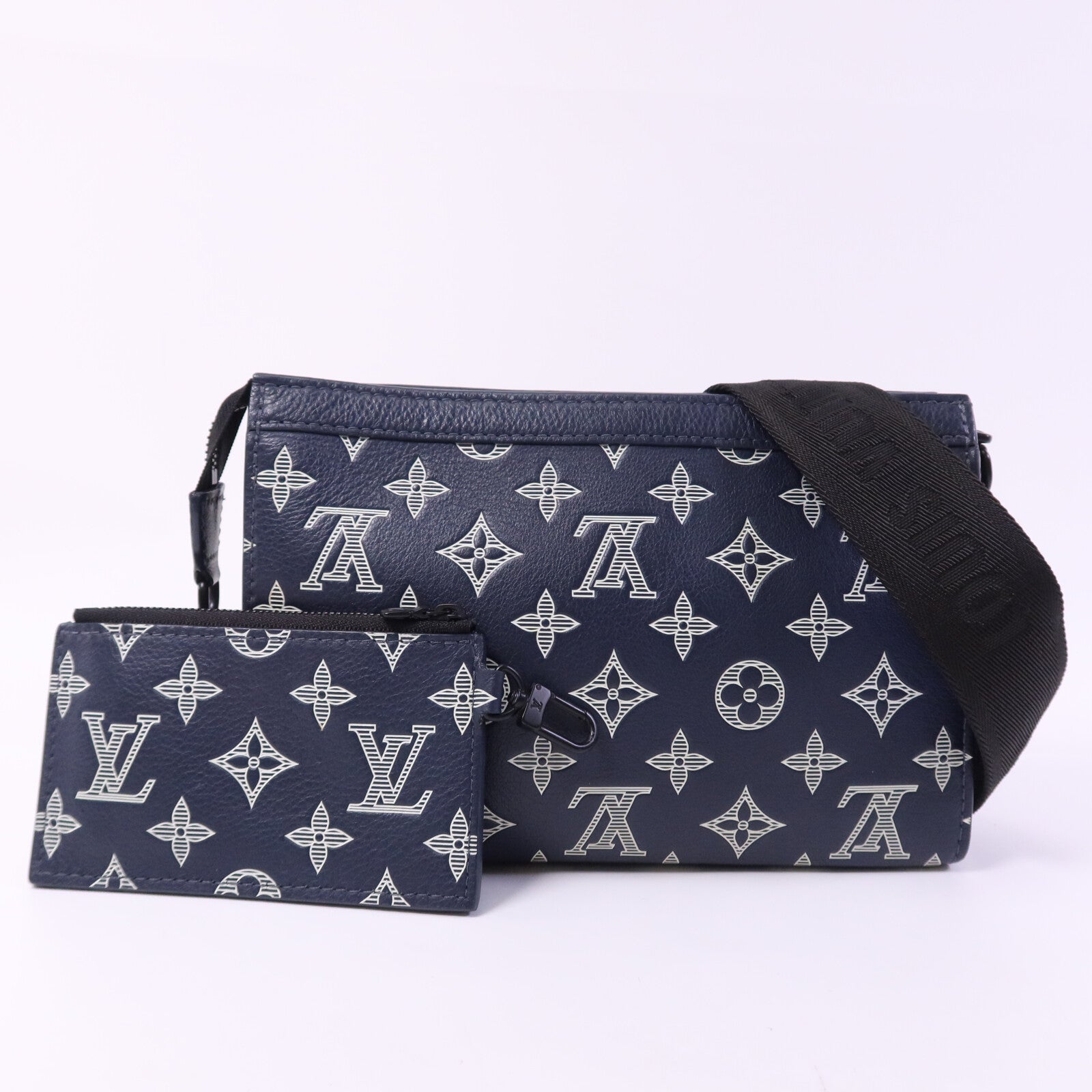 LOUIS VUITTON Monogram Shadow Gaston Wearable Wallet肩背袋