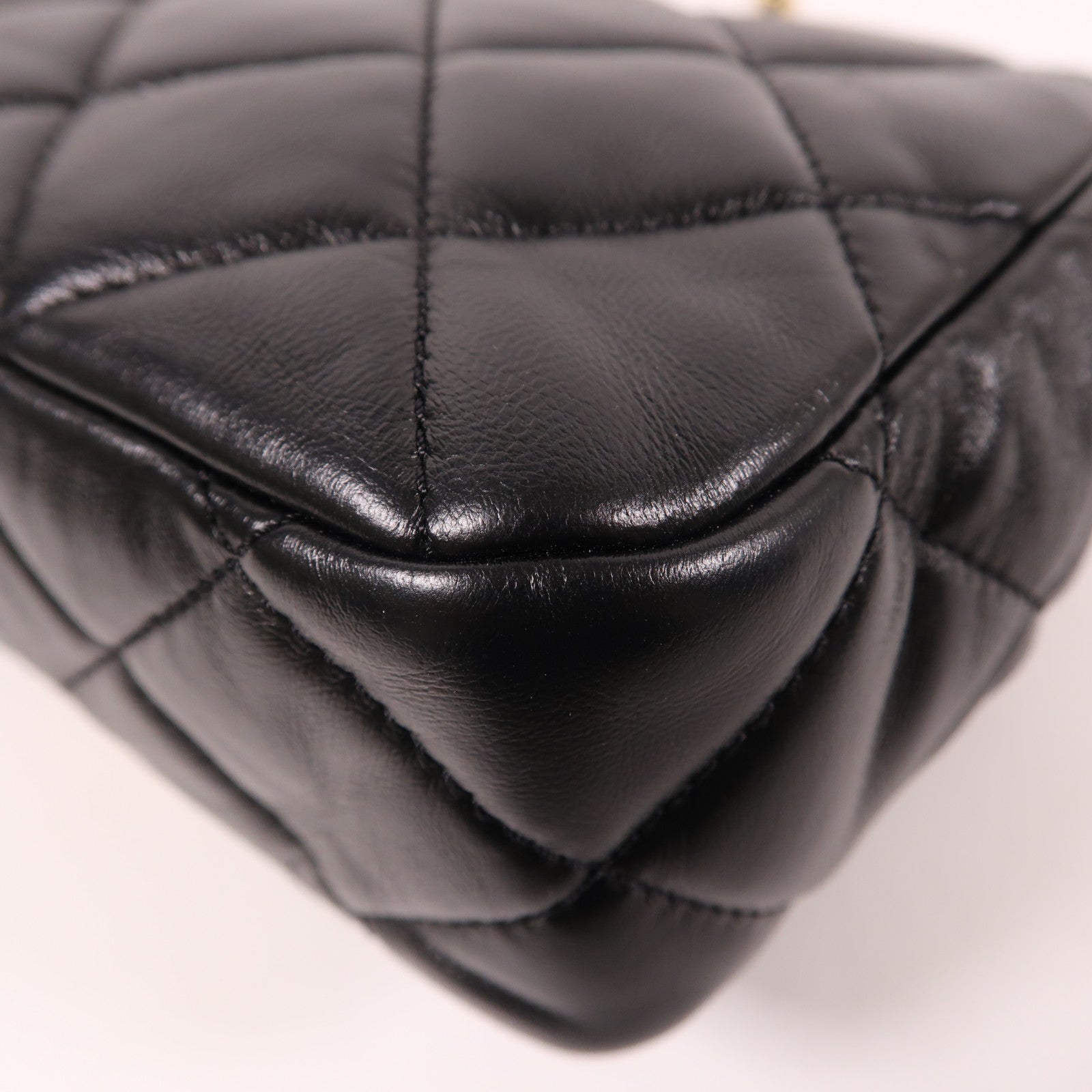 CHANEL 羊皮皮革Chain Shoulder金扣肩背袋黑色