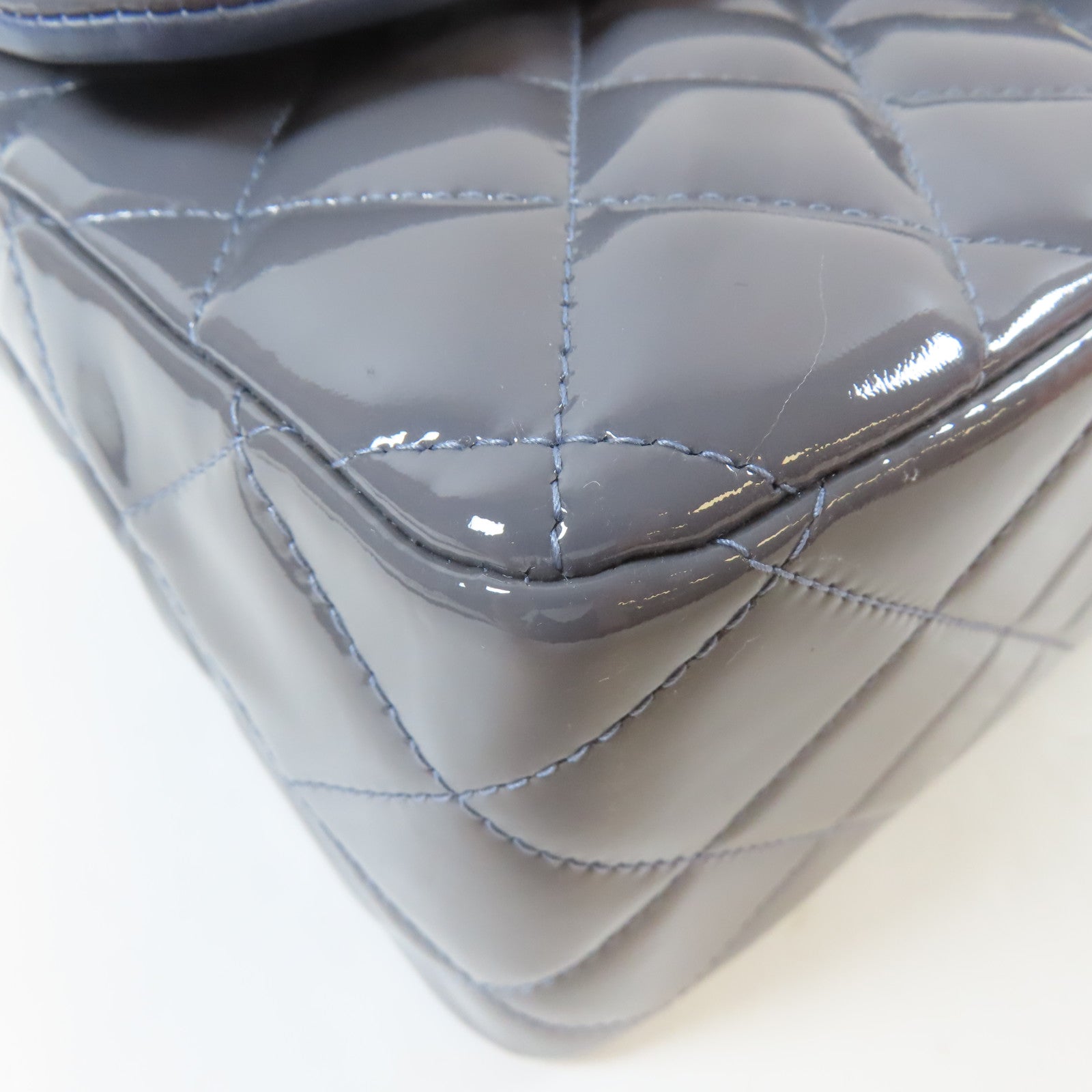 CHANEL 【激減優惠】菱格漆皮皮革Classic銀扣鏈帶肩背袋紫色