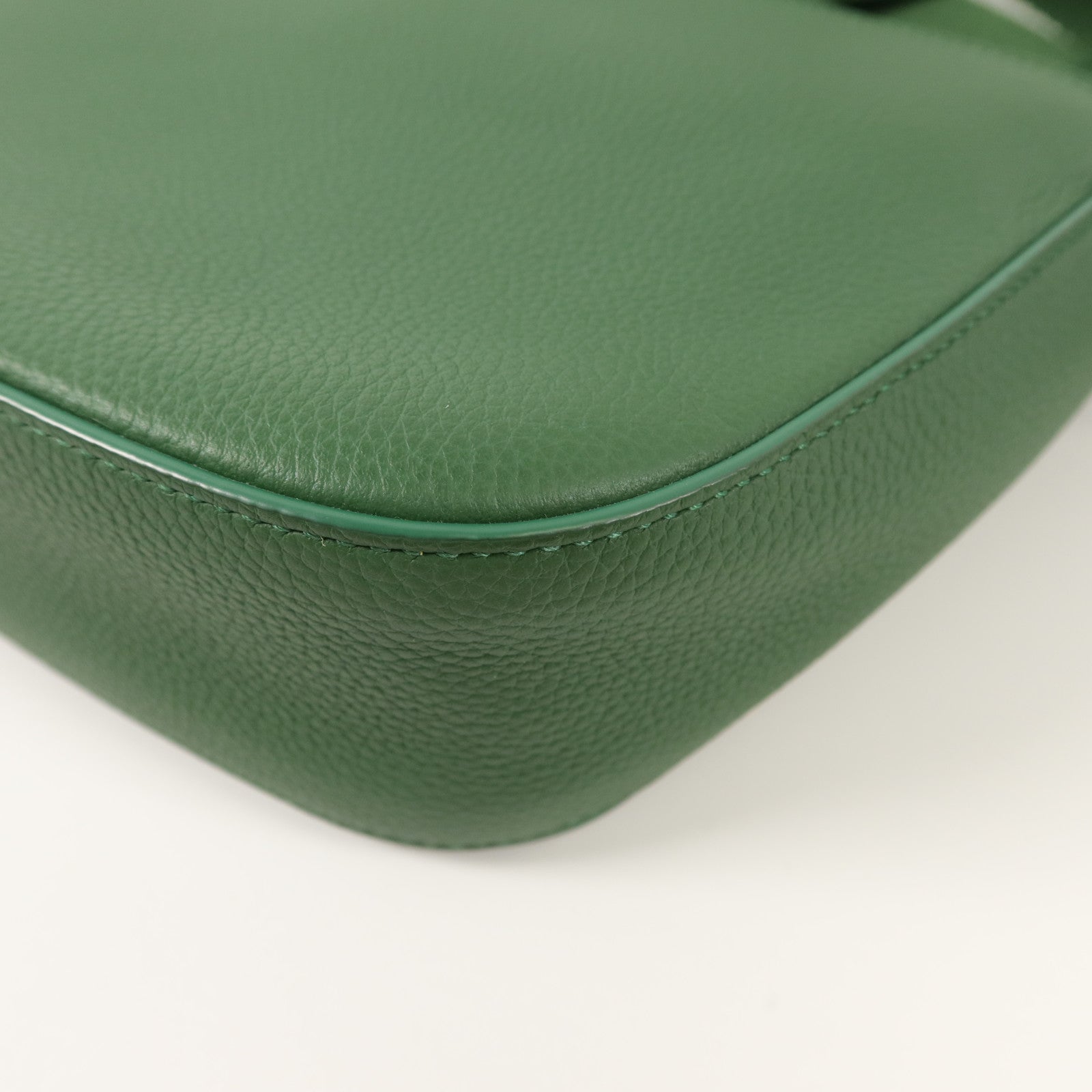 Salvatore Ferragamo 牛皮皮革Fiamma Messenger Small肩背袋