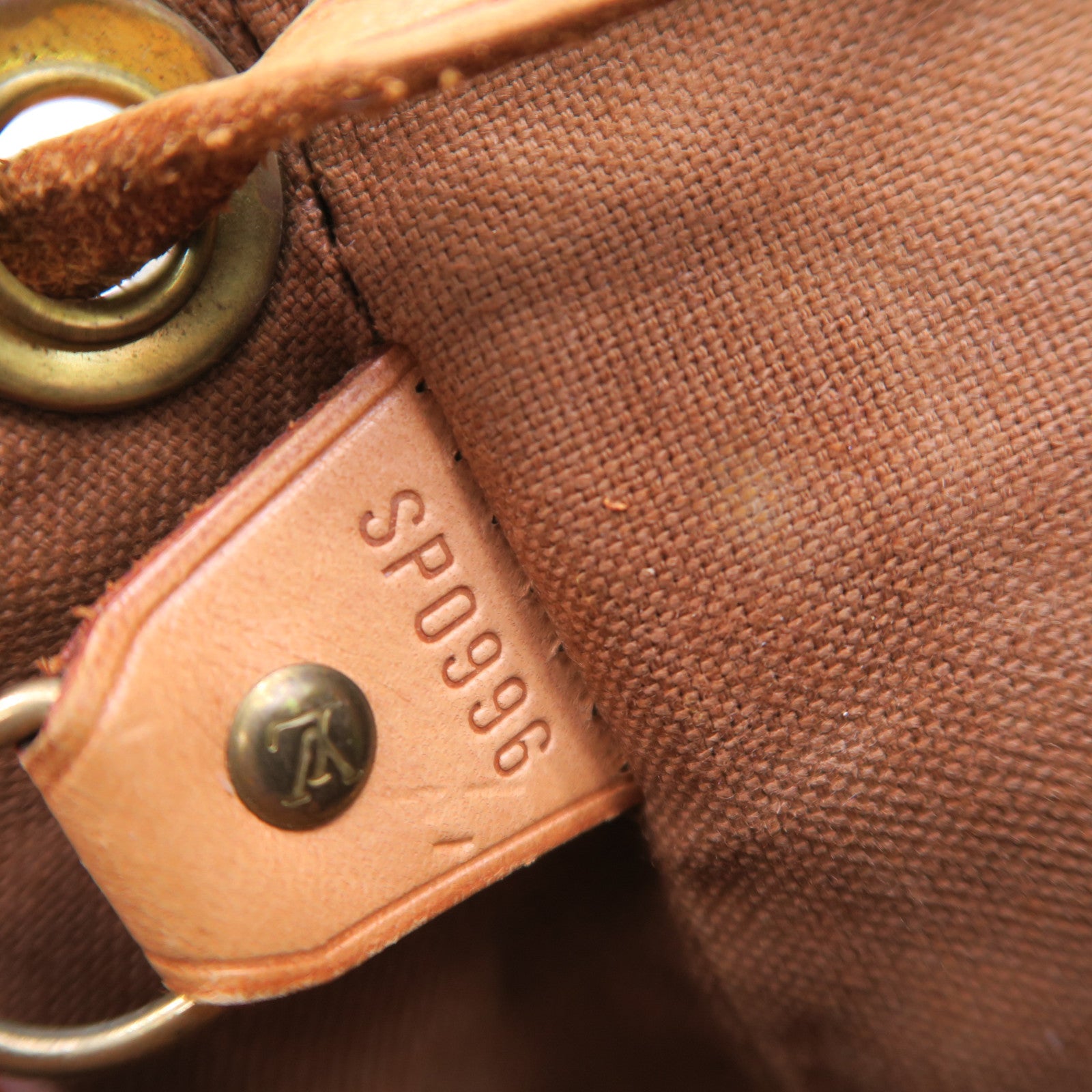LOUIS VUITTON 【清倉大減價】Monogram Mini Montsouris金扣背包啡色