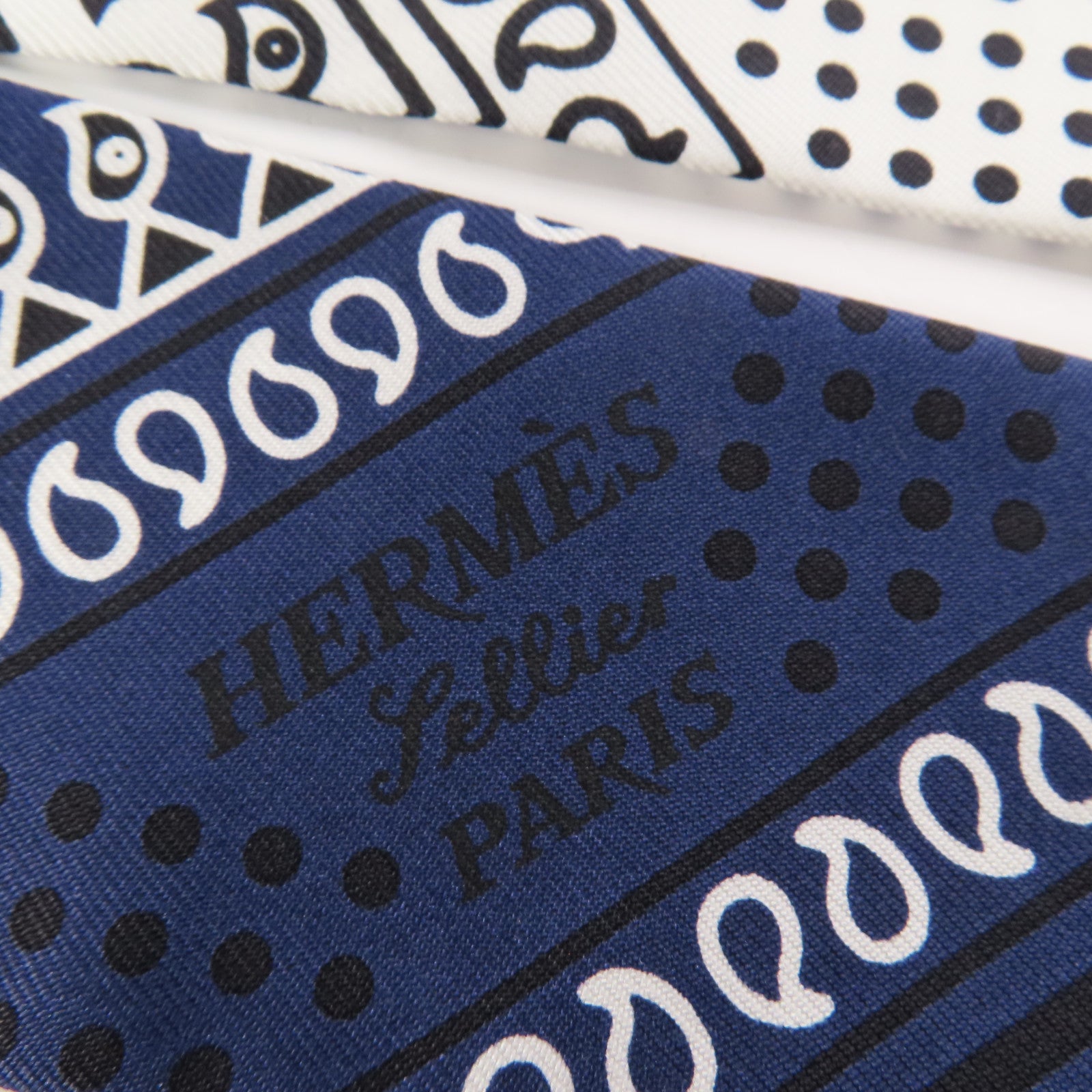 HERMES 絲質Twilly絲巾