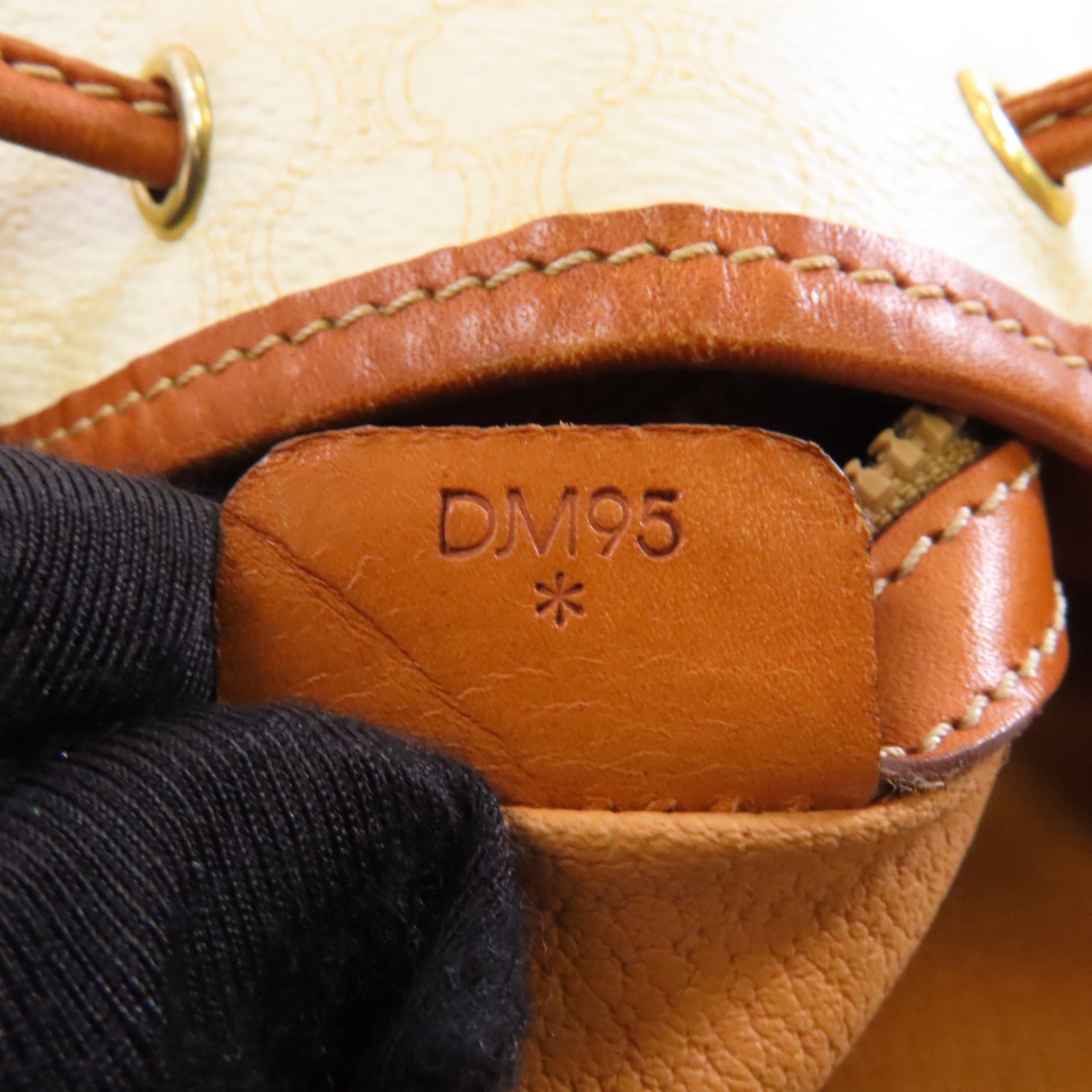 CELINE 塗層帆布/皮革Vintage Bucket Bag金扣肩背袋白色/啡色