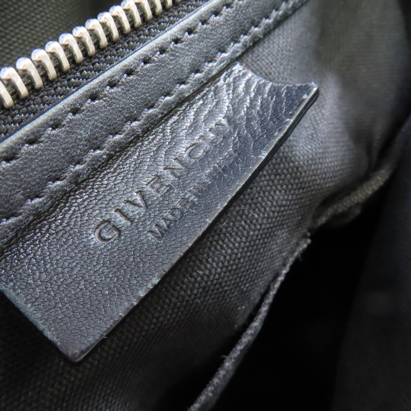 GIVENCHY 皮革Pandora Shoulder Bag銀扣手挽肩背兩用袋黑色