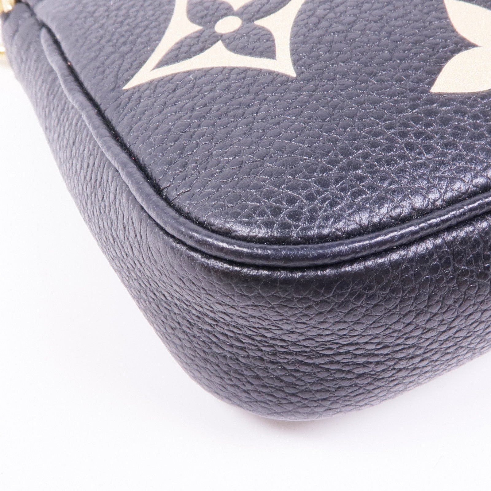 LOUIS VUITTON Monogram Empreinte Mini Pochette金扣鏈帶手挽袋
