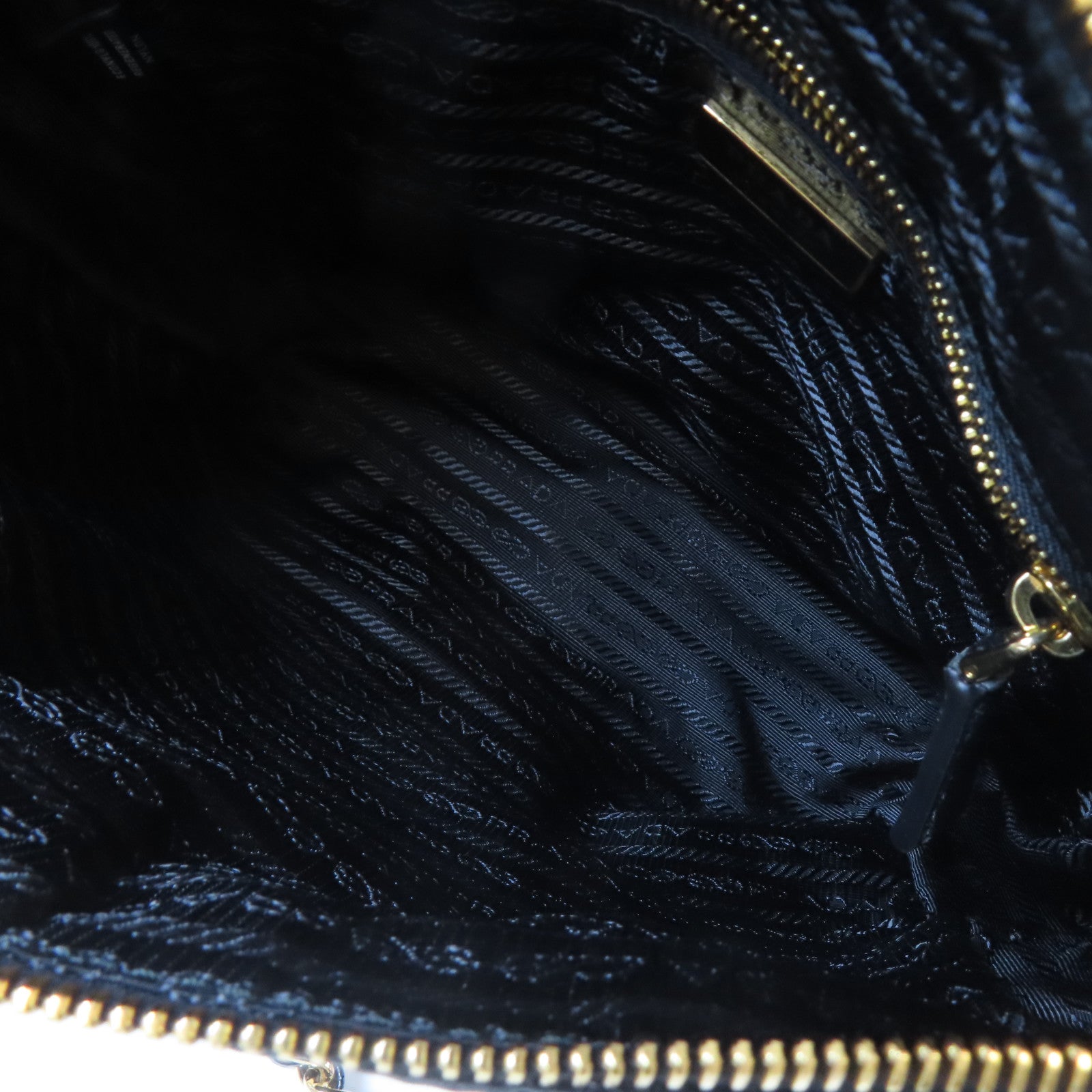 PRADA 【激減優惠】尼龍Re-Edition 1995 Chain Shoulder Bag金扣肩背袋黑色