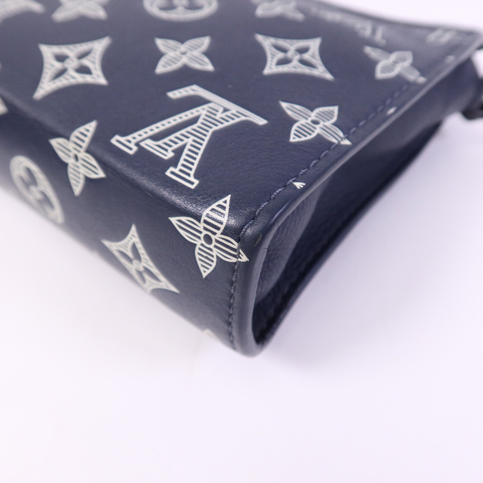 LOUIS VUITTON Monogram Shadow Gaston Wearable Wallet肩背袋