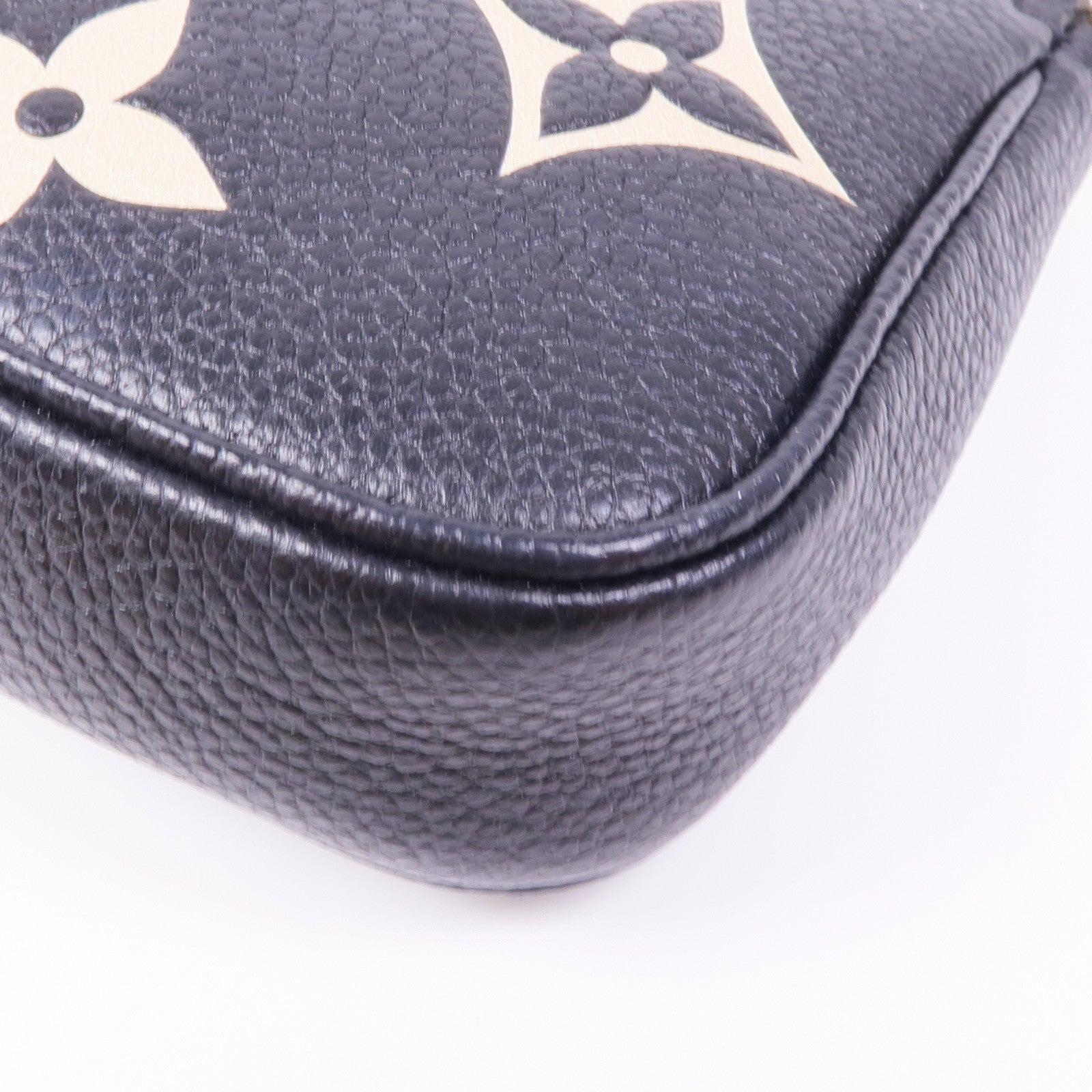LOUIS VUITTON Monogram Empreinte Mini Pochette金扣鏈帶手挽袋