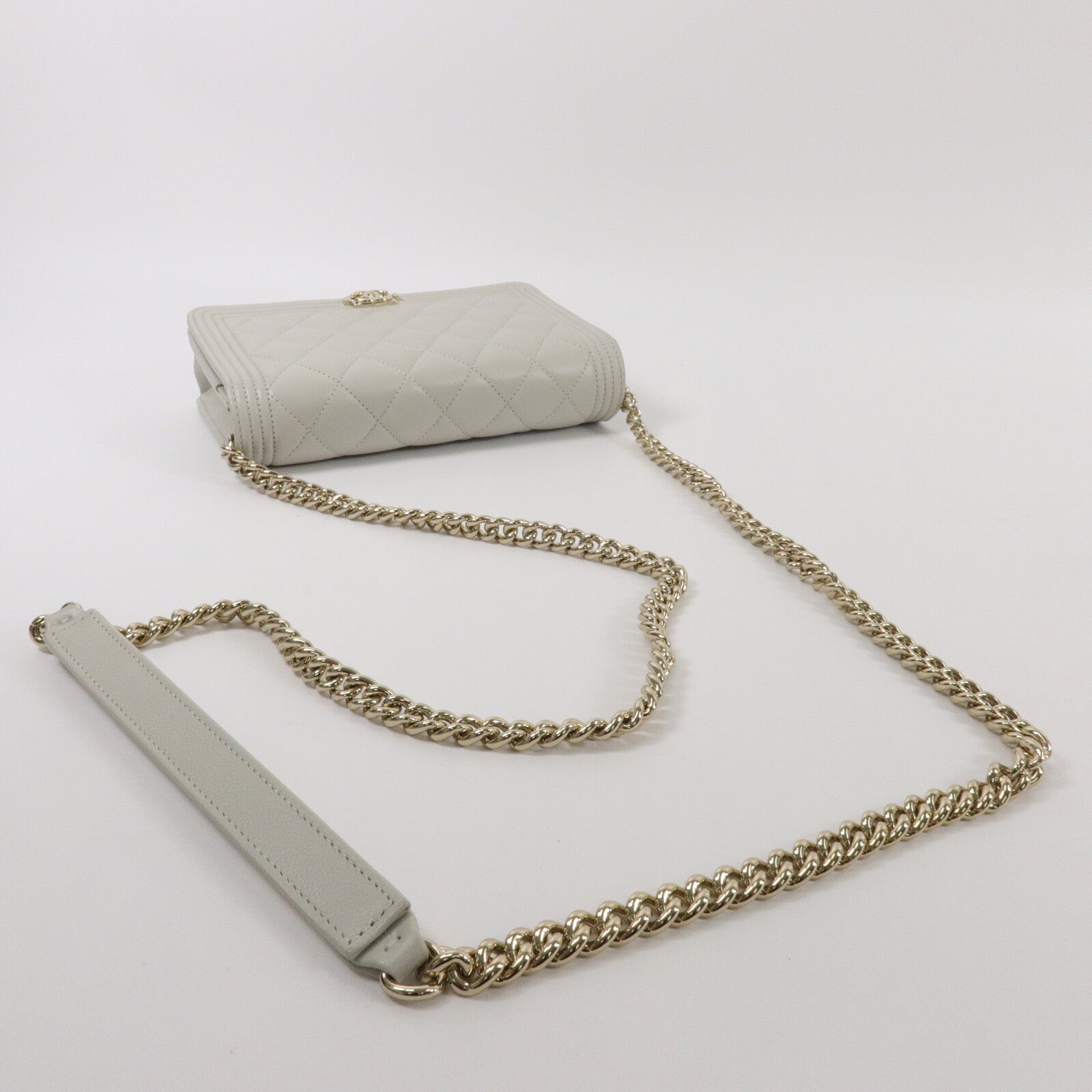 CHANEL 牛皮皮革WOC Wallet On Chain鏈帶肩背袋
