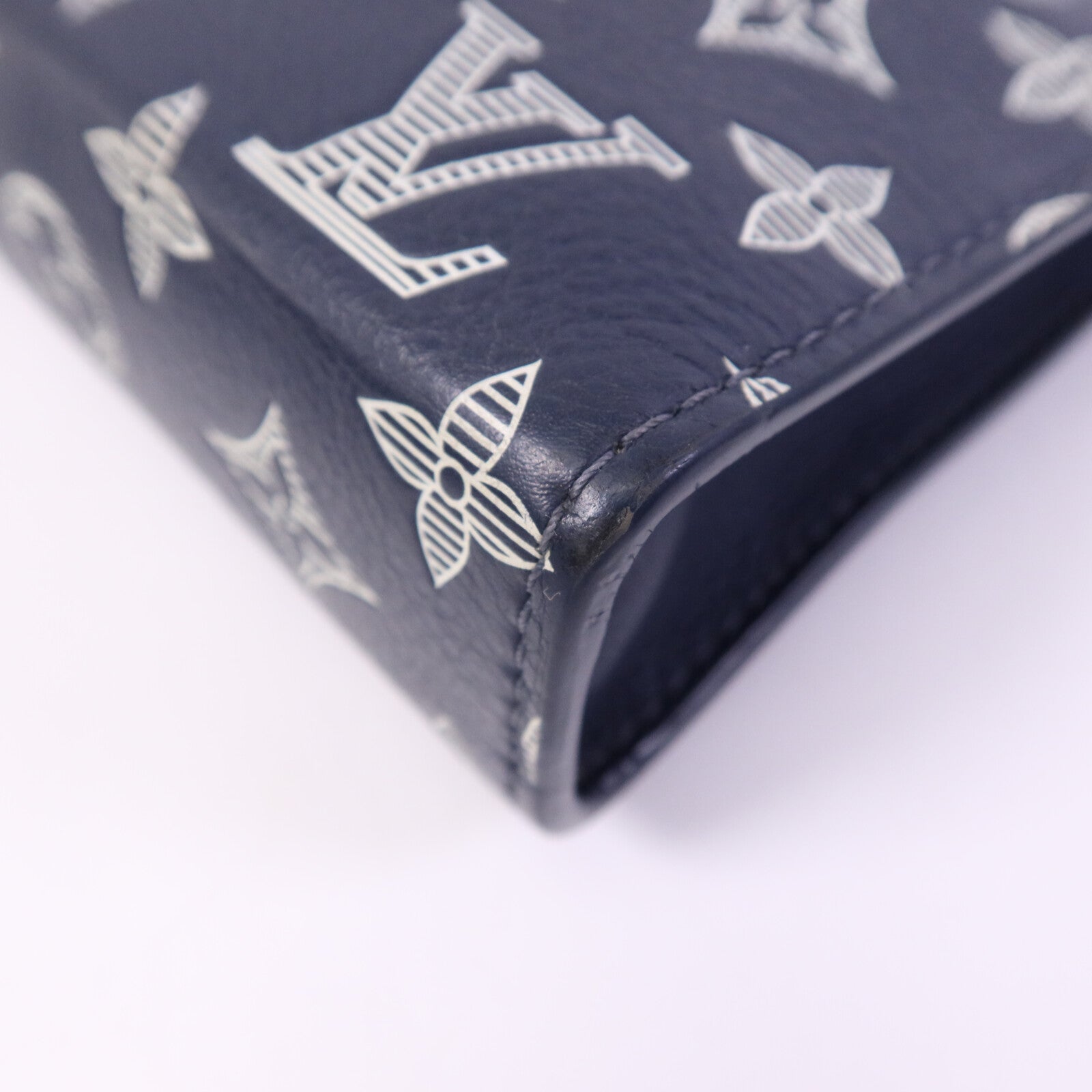 LOUIS VUITTON Monogram Shadow Gaston Wearable Wallet肩背袋