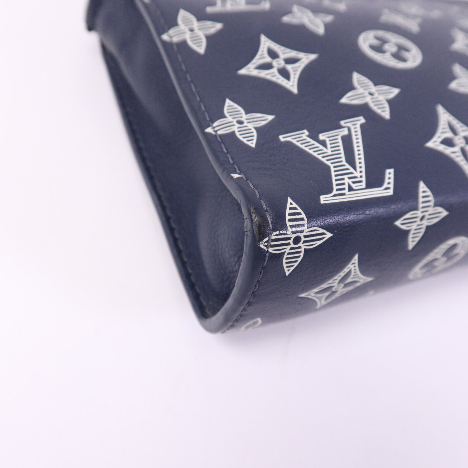 LOUIS VUITTON Monogram Shadow Gaston Wearable Wallet肩背袋