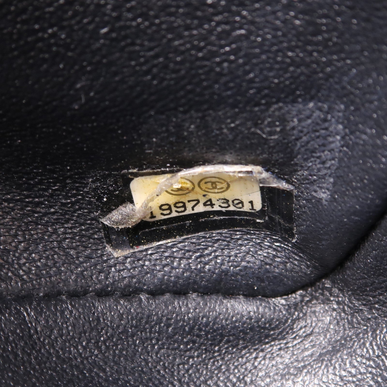 CHANEL 漆皮皮革Mini Classic 20銀扣鏈帶肩背袋