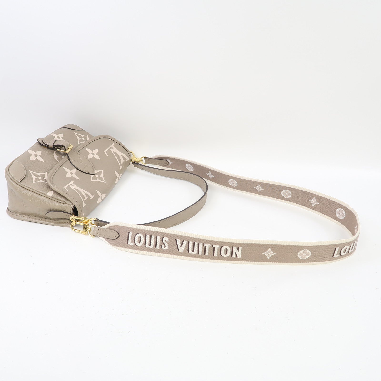 LOUIS VUITTON Monogram Empereinte Diane金扣肩背袋卡其色