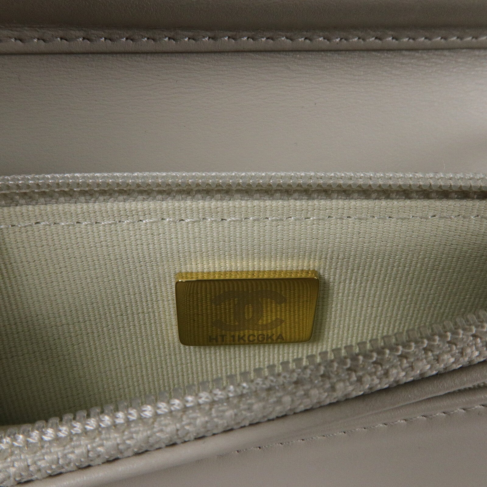 CHANEL 牛皮皮革WOC Wallet On Chain鏈帶肩背袋