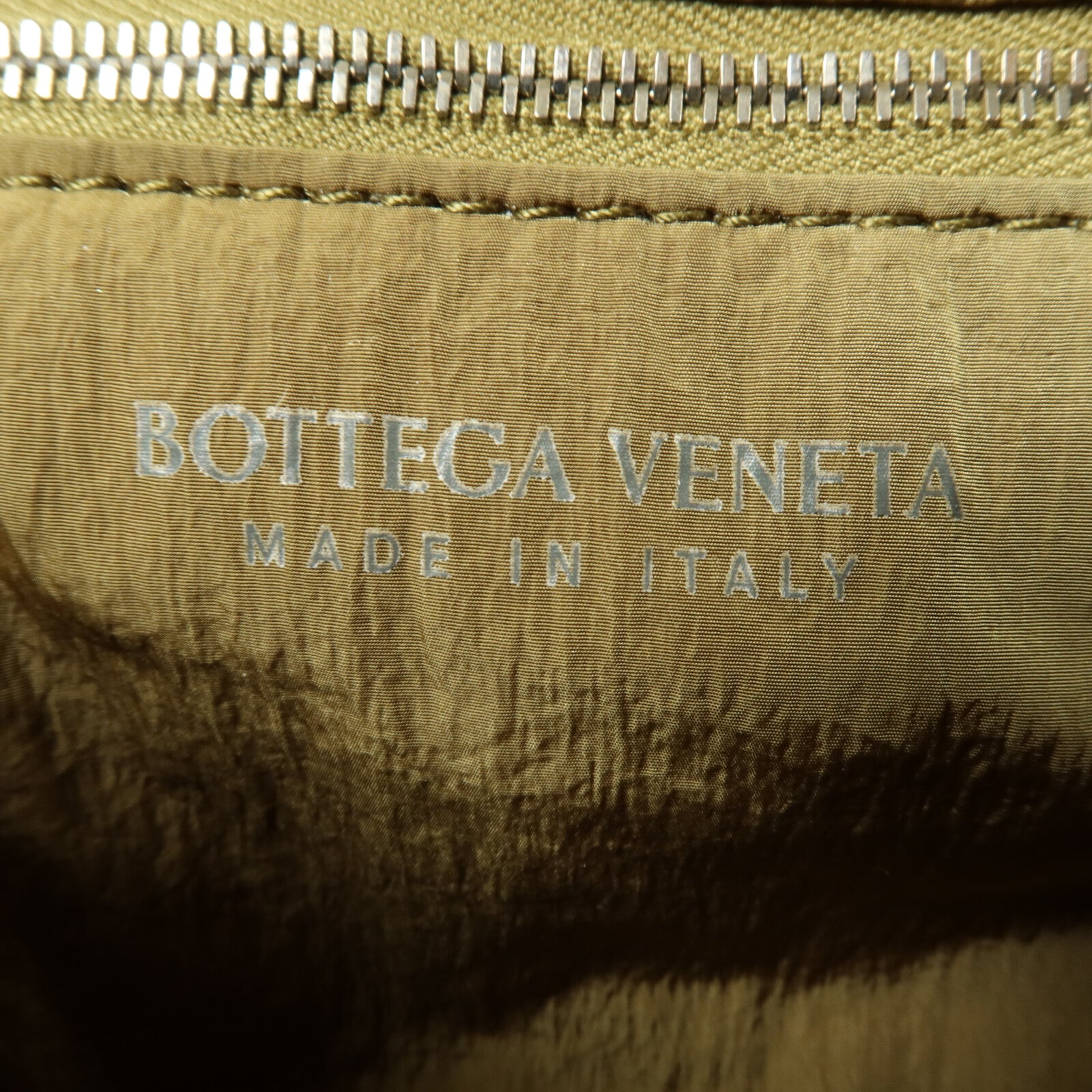 BOTTEGA VENETA 尼龍Small Padded Tech Cassette肩背袋