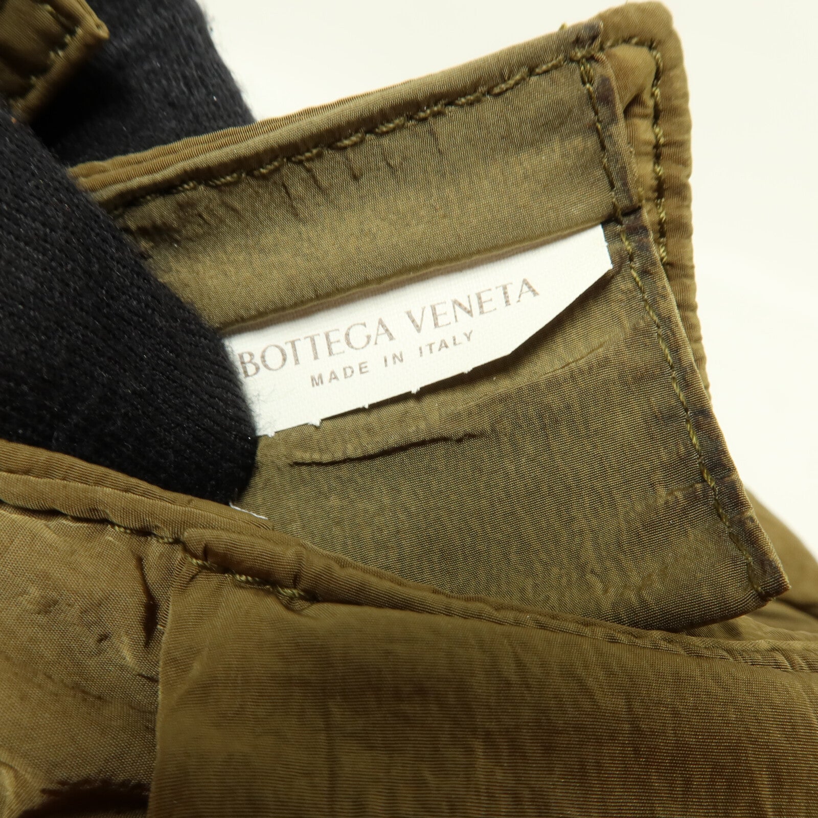 BOTTEGA VENETA 尼龍Small Padded Tech Cassette肩背袋