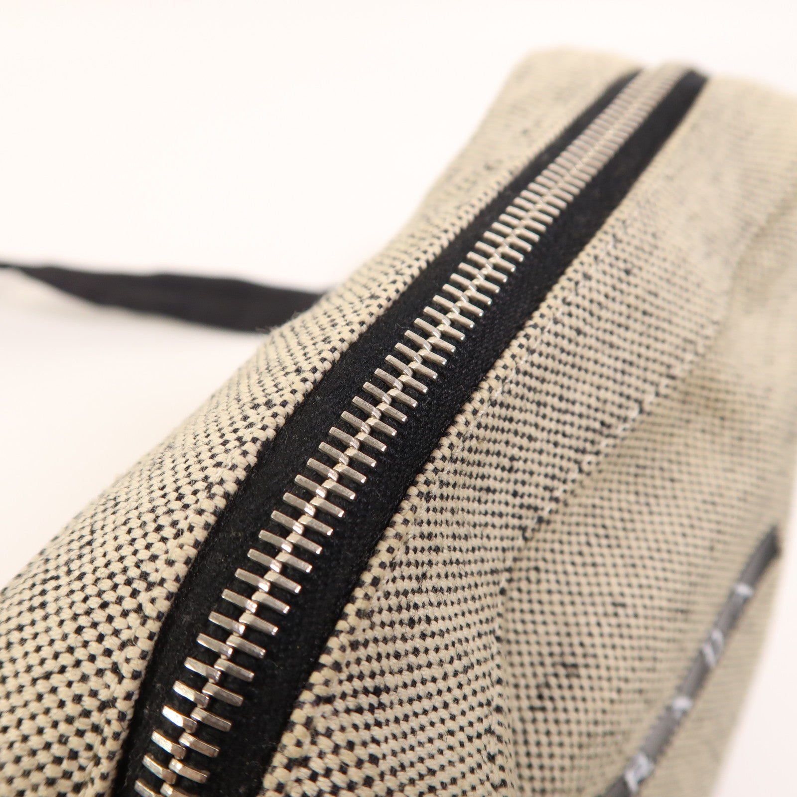 PRADA 【激減優惠】帆布Shoulder Bag銀扣肩背袋