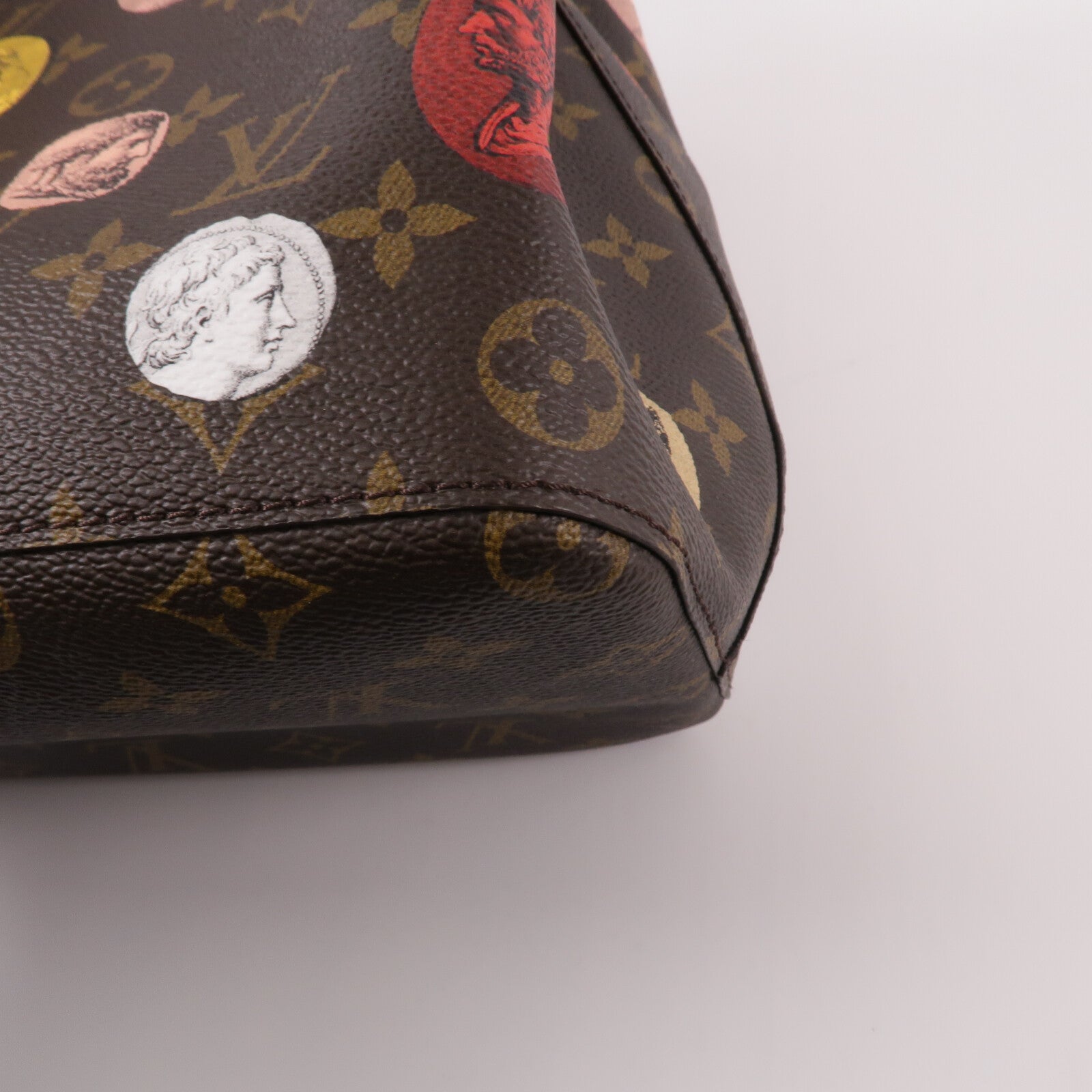 LOUIS VUITTON Monogram Cameo Fornasetti NeoNoe MM肩背袋