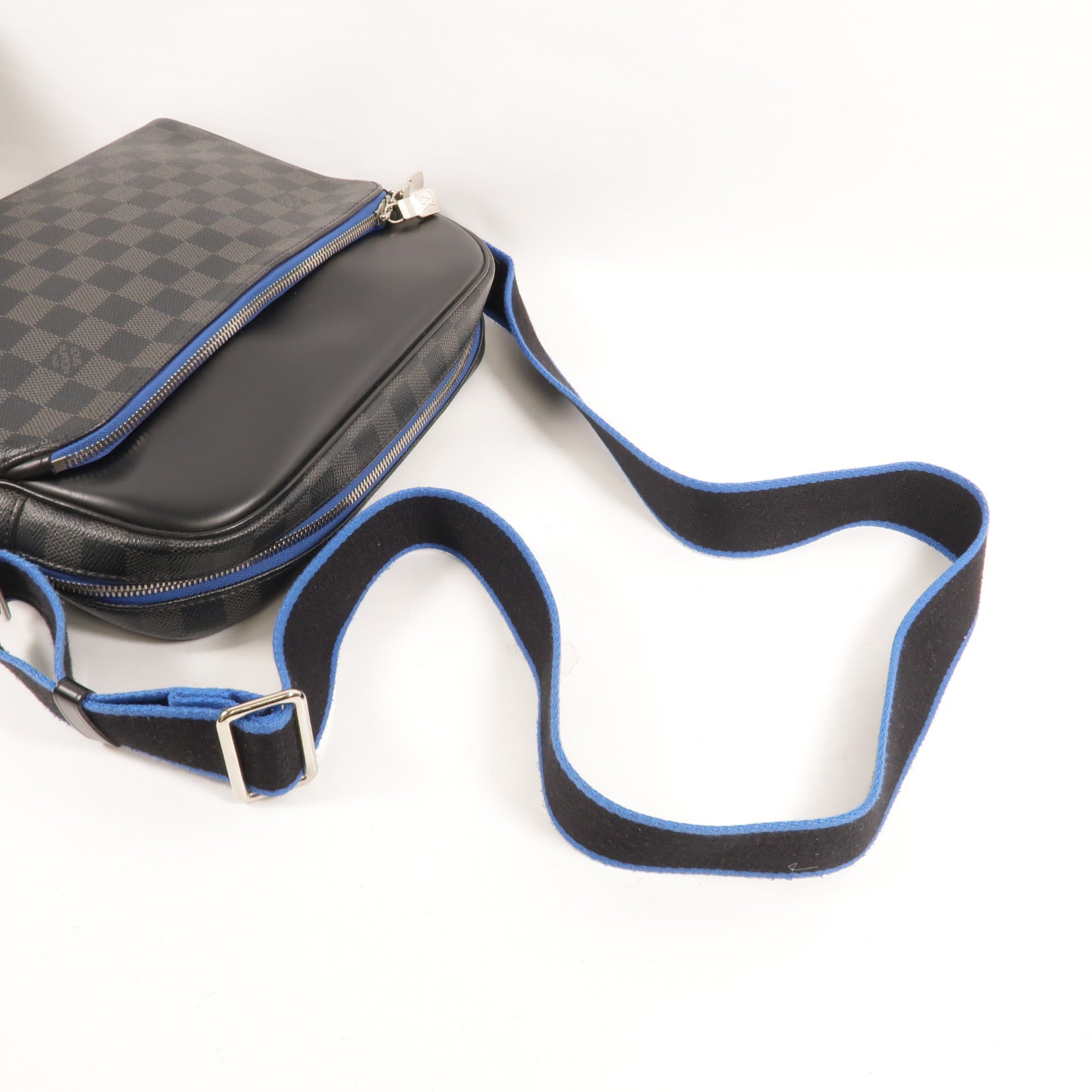 LOUIS VUITTON Damier Graphite Dayton PM肩背袋
