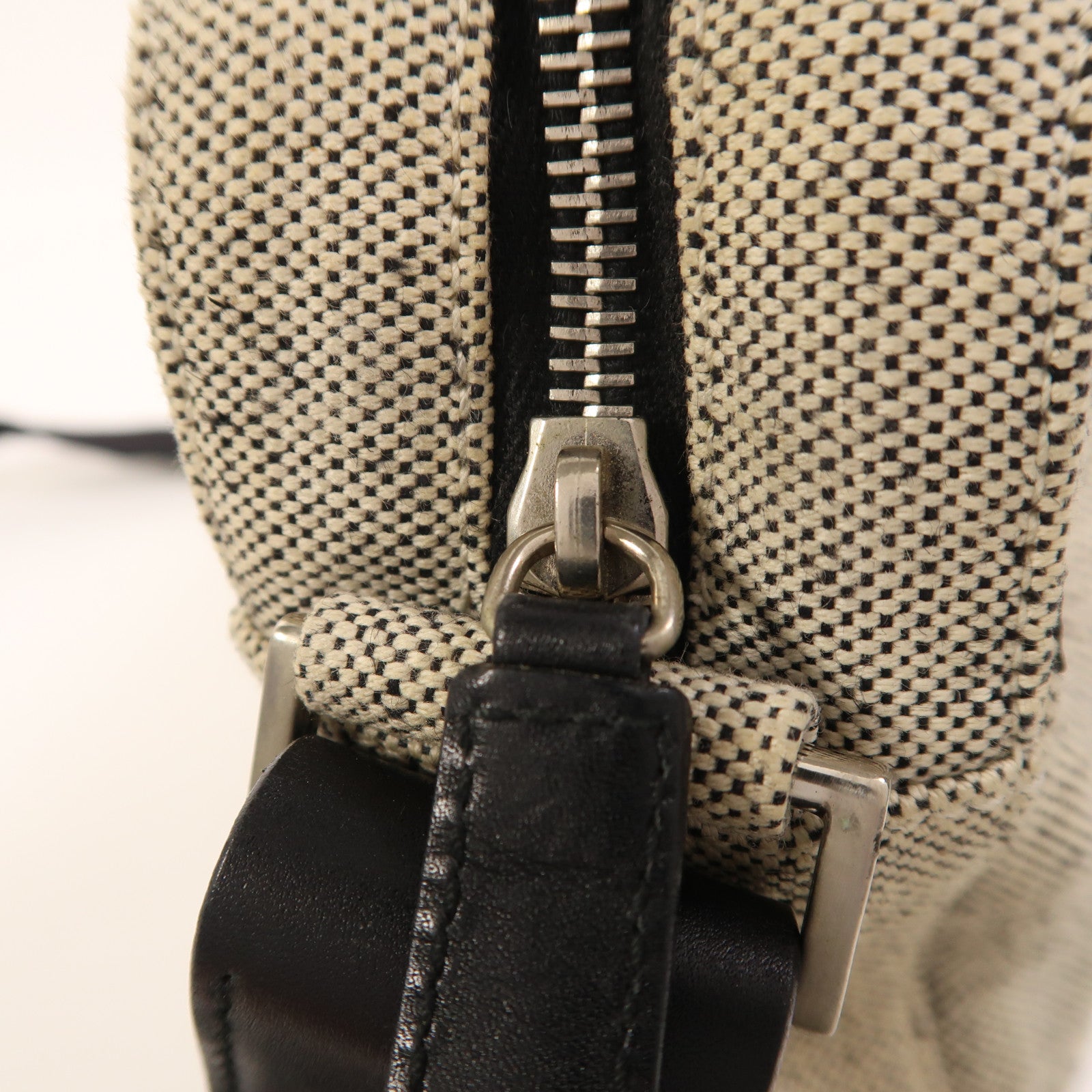 PRADA 【激減優惠】帆布Shoulder Bag銀扣肩背袋