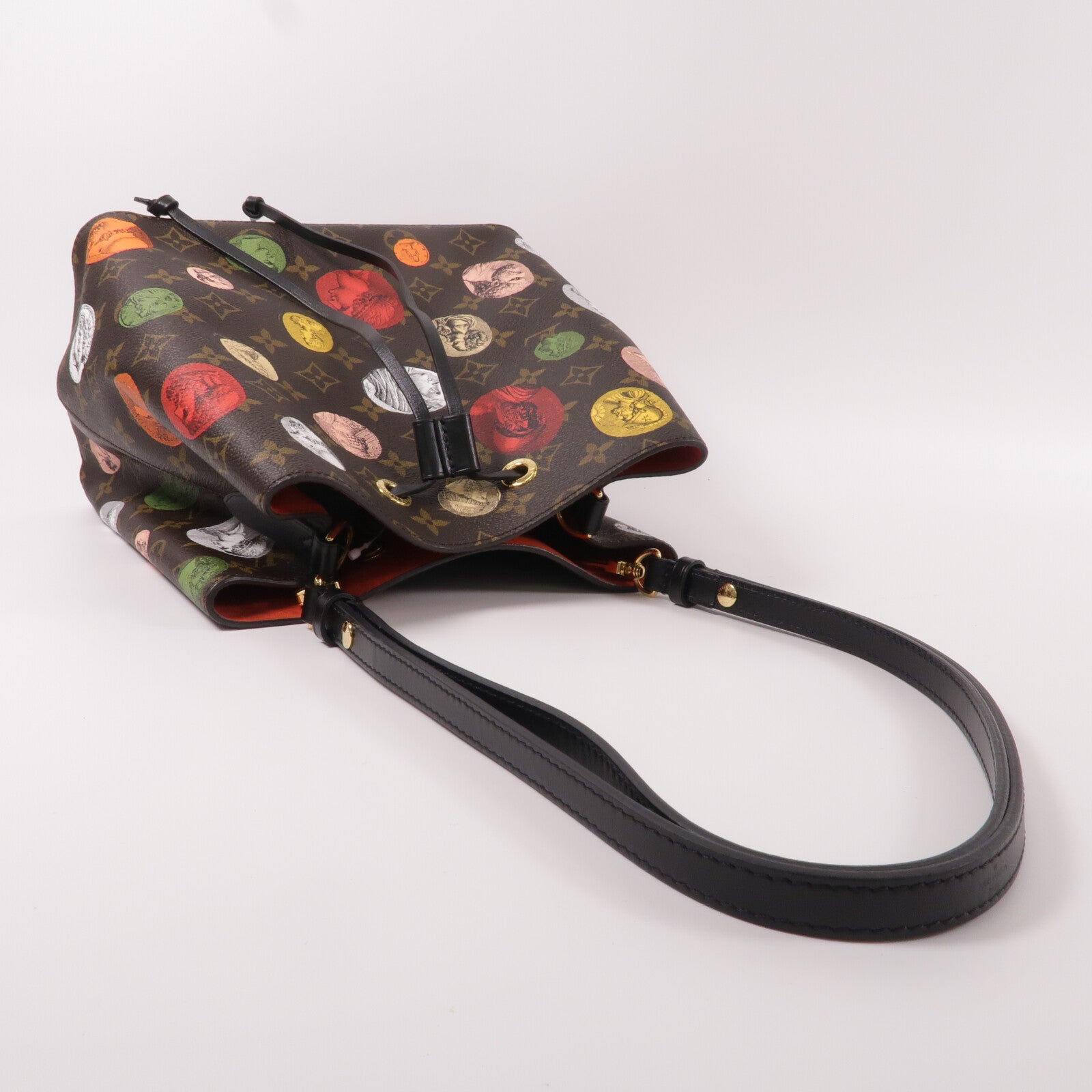 LOUIS VUITTON Monogram Cameo Fornasetti NeoNoe MM肩背袋