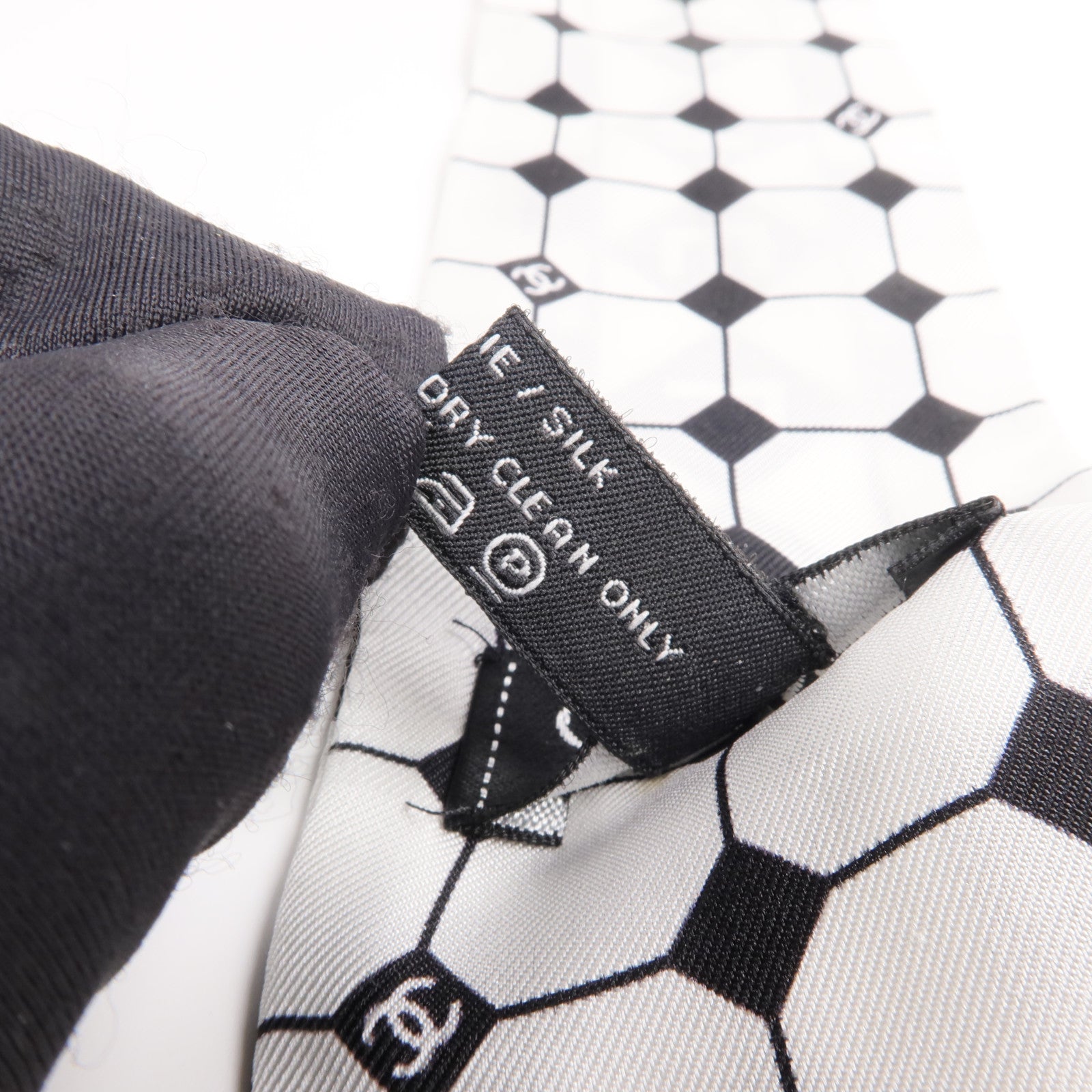 CHANEL 絲質Scarf絲巾