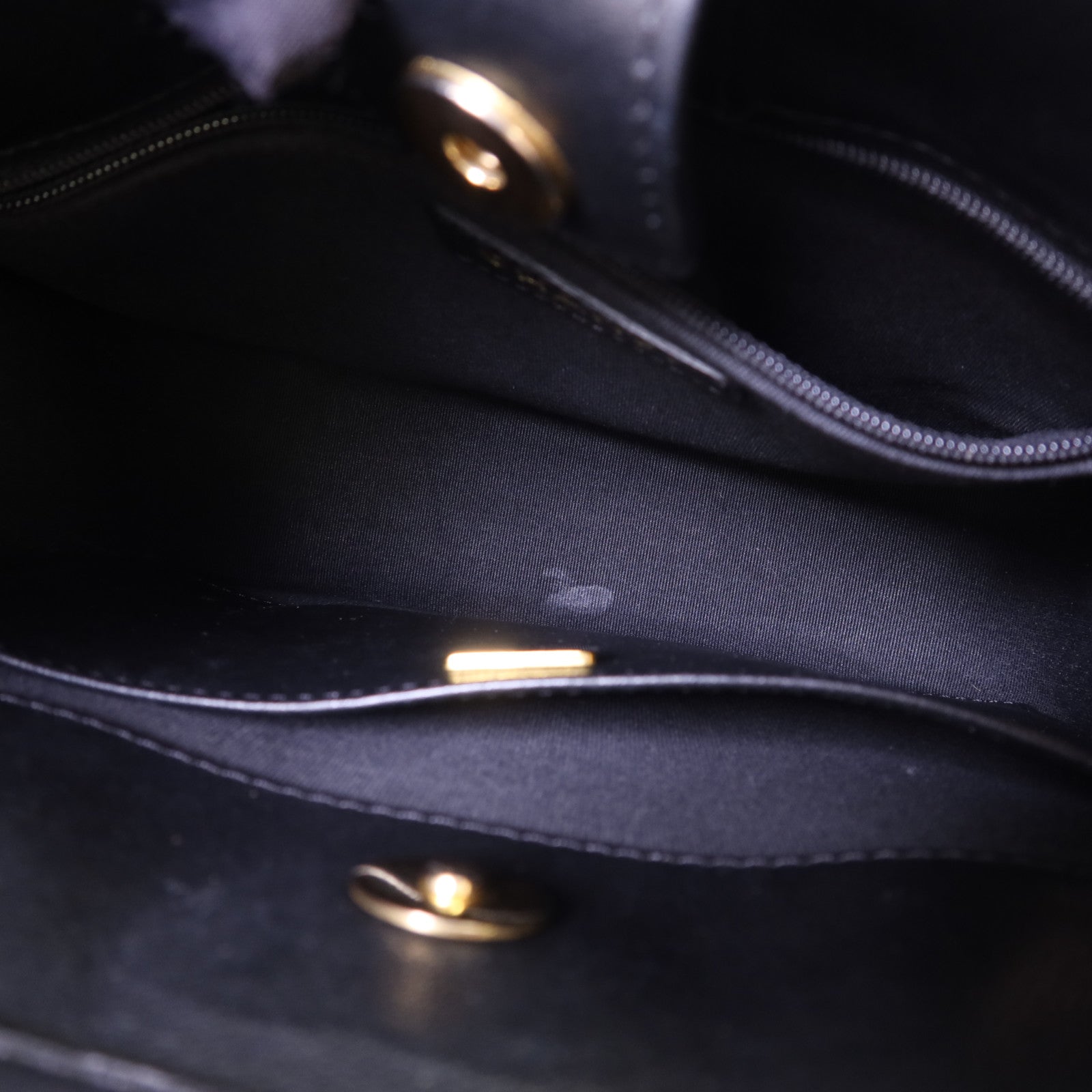 CHANEL 牛皮皮革24S Hobo金扣鏈帶手挽肩背兩用袋