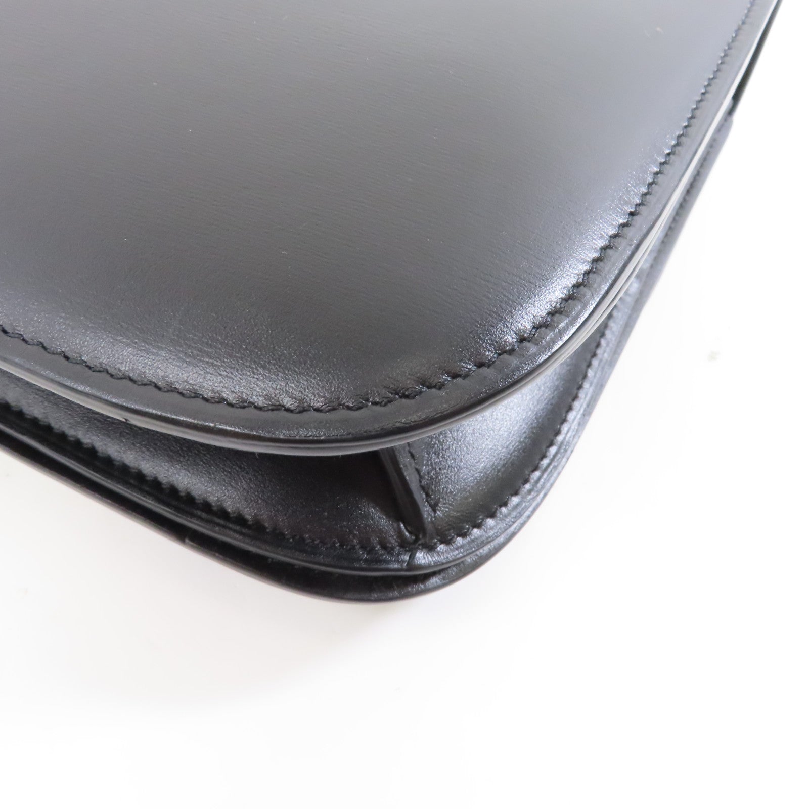 CELINE 牛皮皮革Classic Box Medium金扣肩背袋黑色