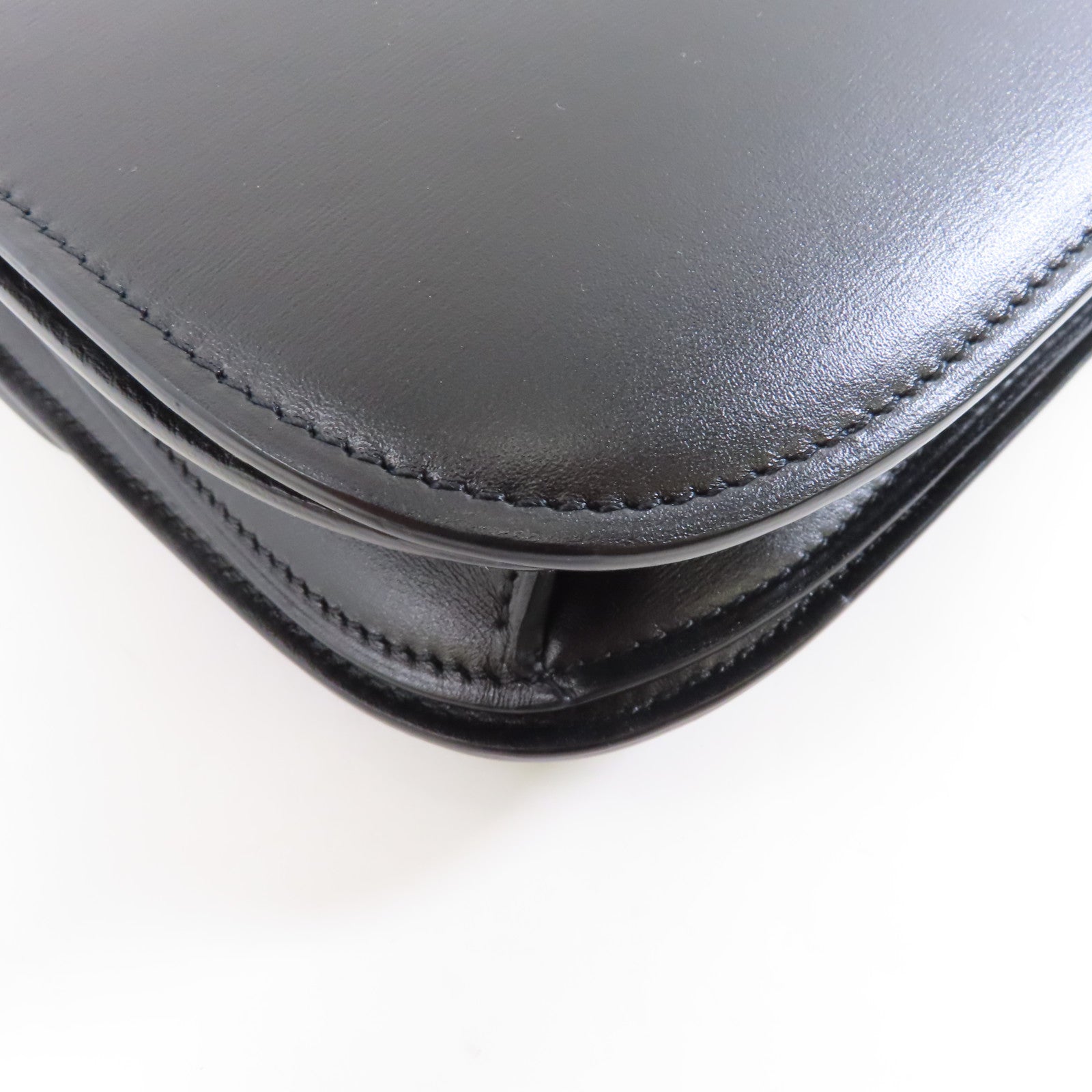 CELINE 牛皮皮革Classic Box Medium金扣肩背袋黑色