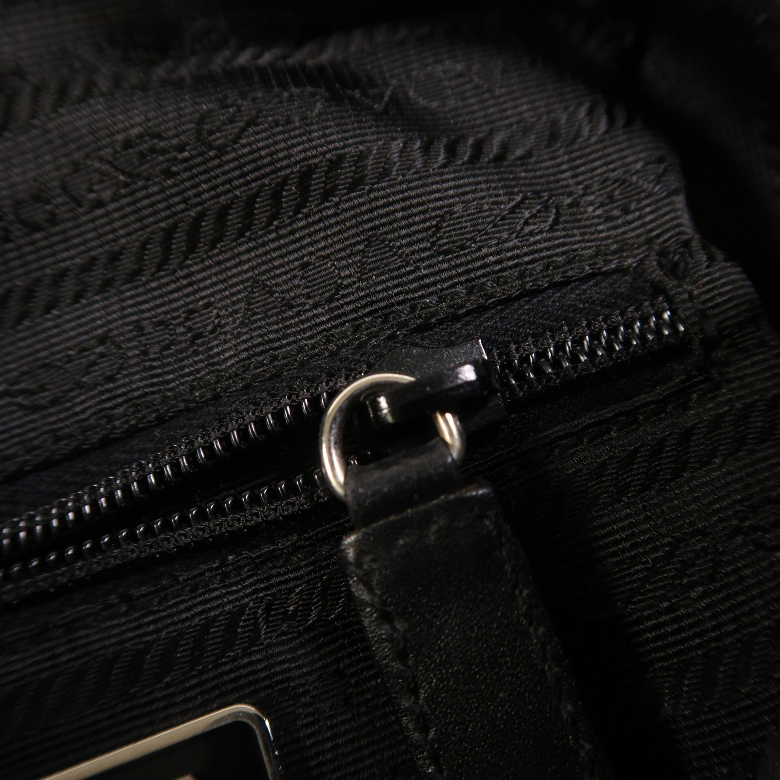 PRADA 【激減優惠】帆布Shoulder Bag銀扣肩背袋