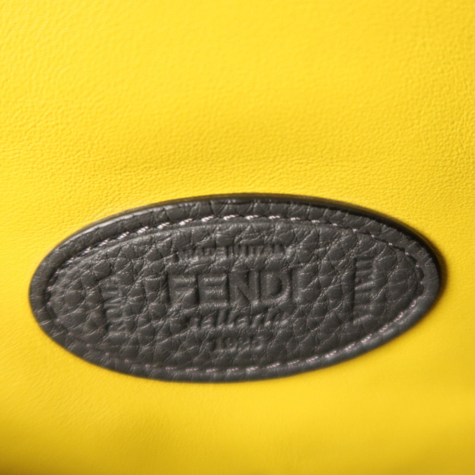 FENDI 牛皮皮革Peekaboo Iseeu銀扣手挽肩背兩用袋
