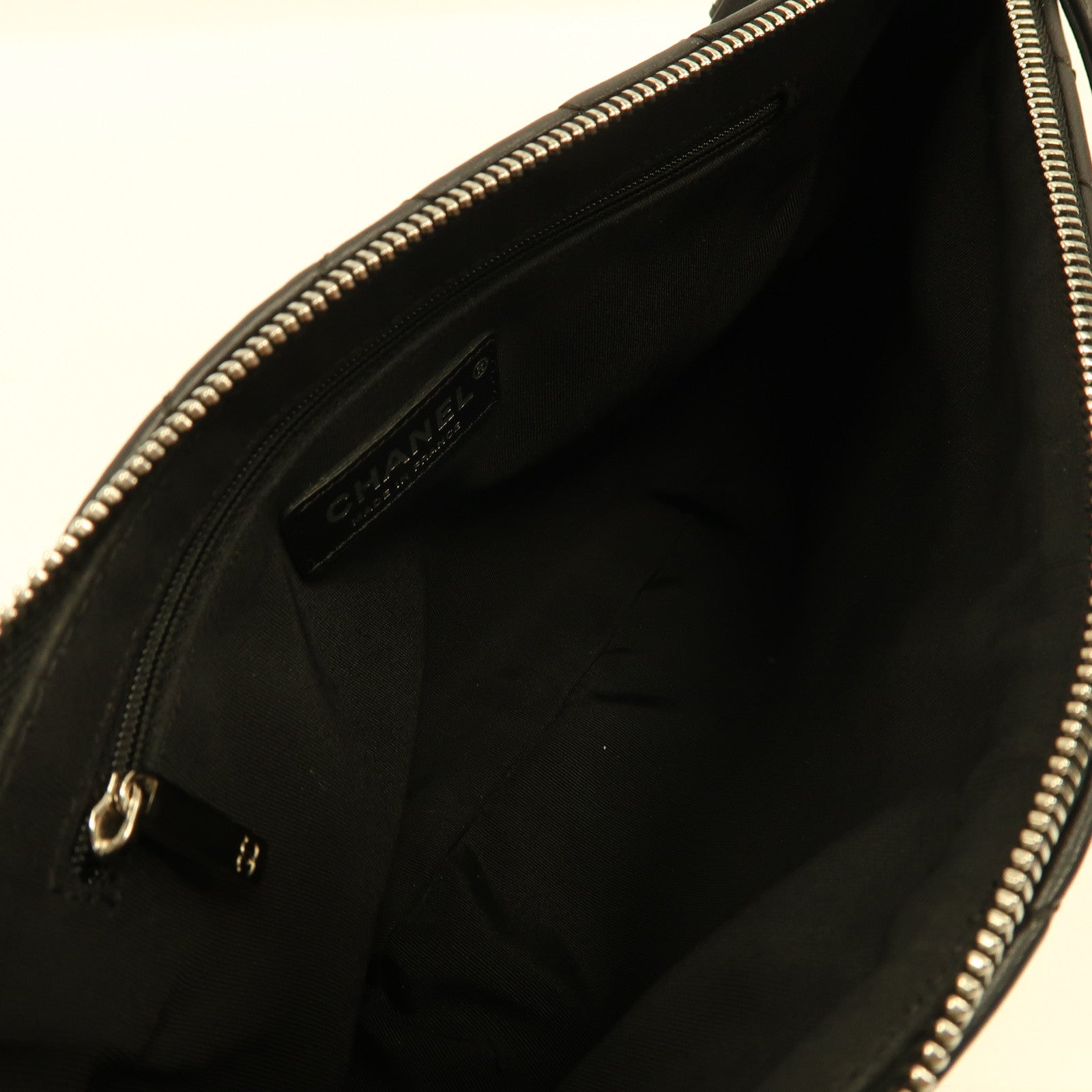 CHANEL 【激減優惠】斜紋羊皮皮革Waist Bag銀扣腰包黑色