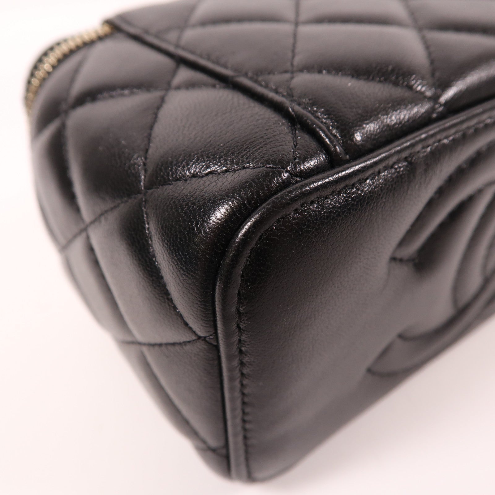 CHANEL 羊皮皮革Vanity Case金扣肩背袋黑色
