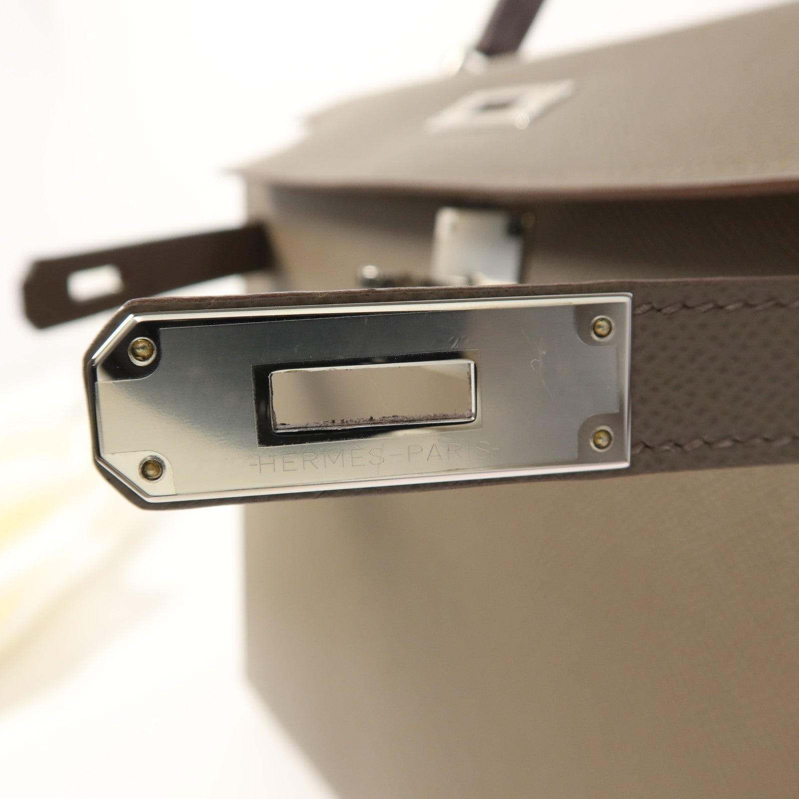 HERMES Epsom皮革Kelly 28銀扣手挽肩背兩用袋Etain