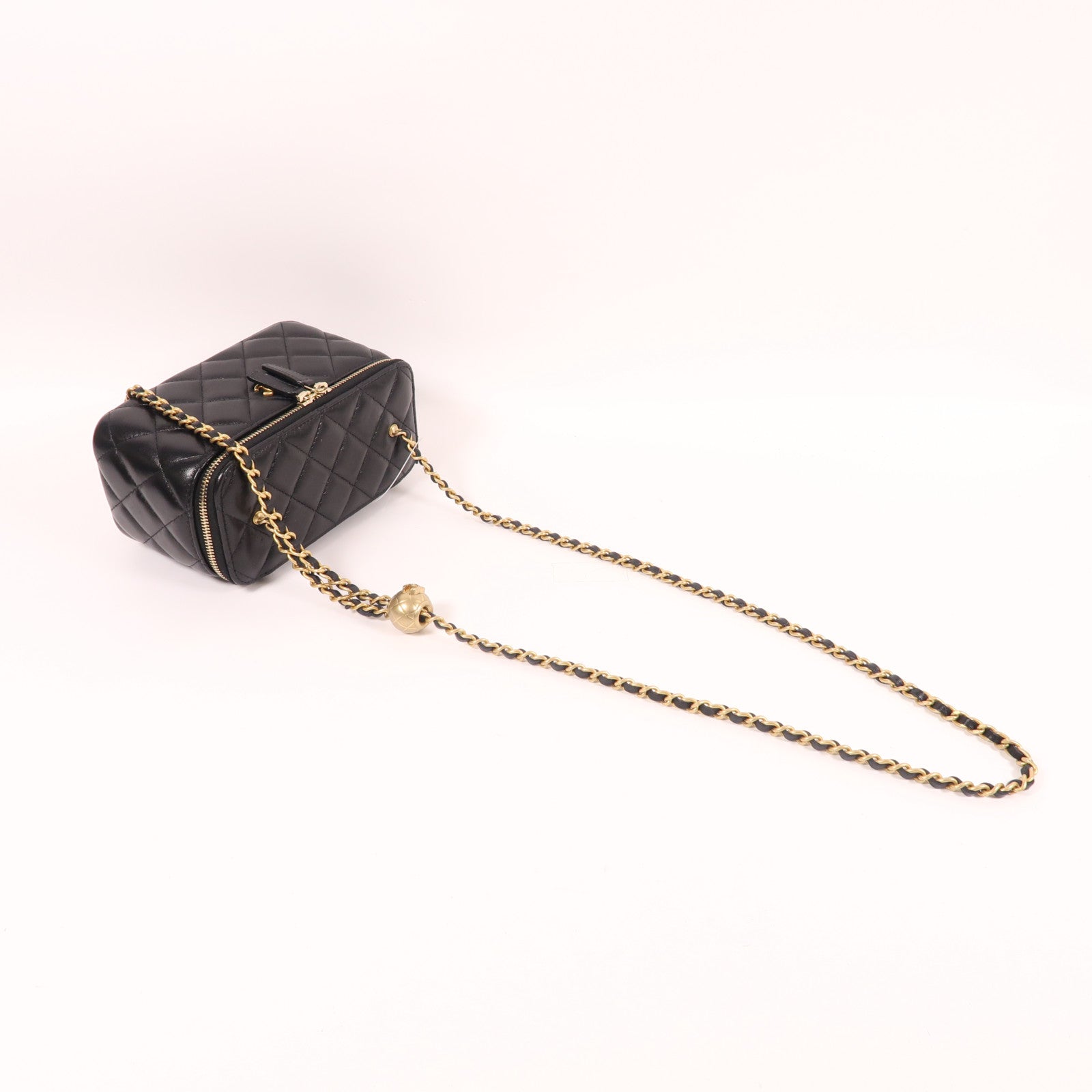 CHANEL 羊皮皮革Vanity Case金扣肩背袋黑色