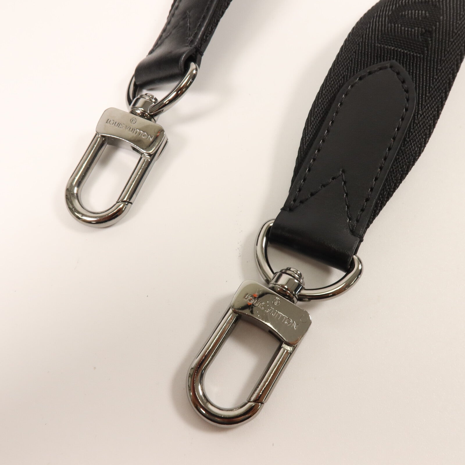 LOUIS VUITTON Monogram Eclipse City Keepall肩背袋