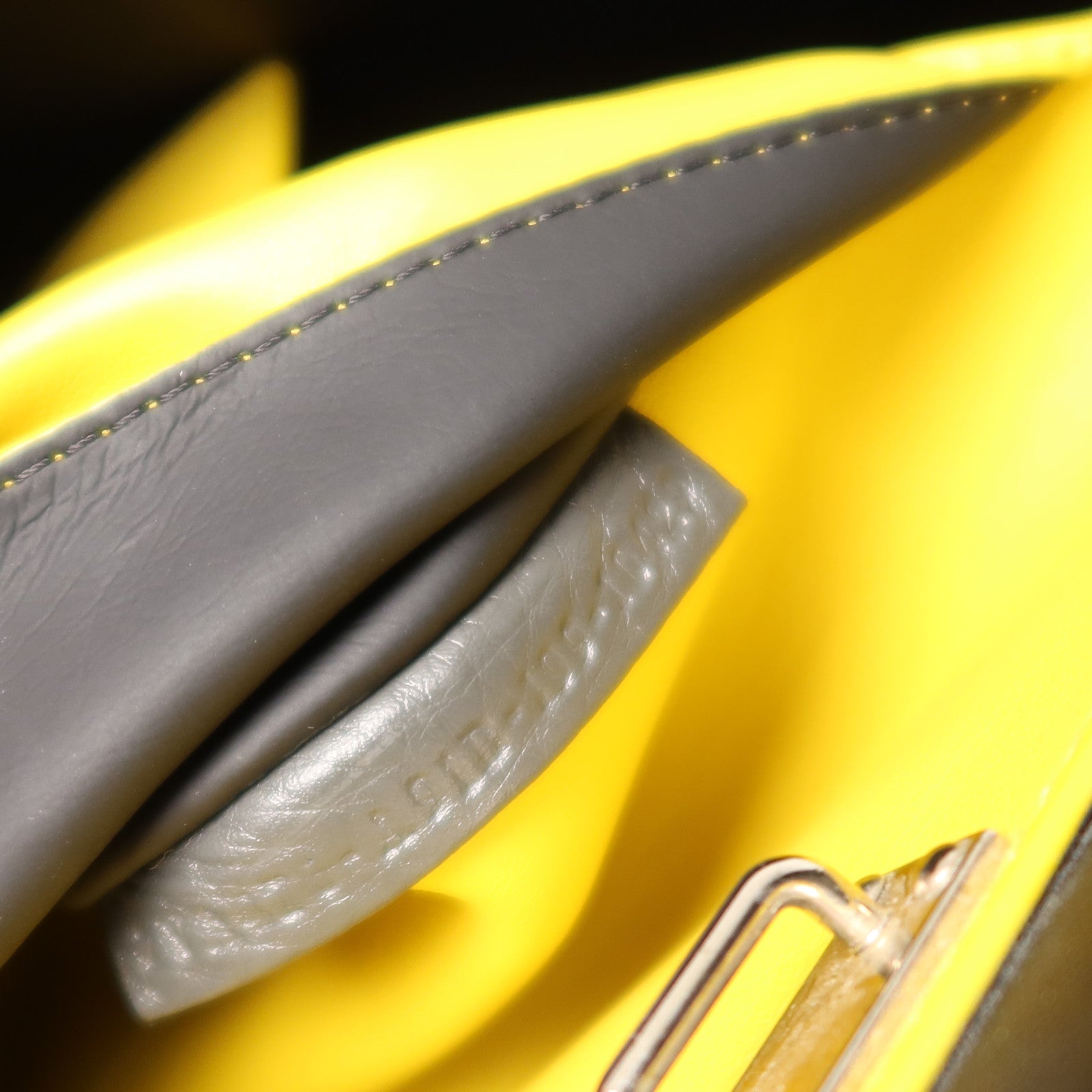 FENDI 牛皮皮革Peekaboo Iseeu銀扣手挽肩背兩用袋