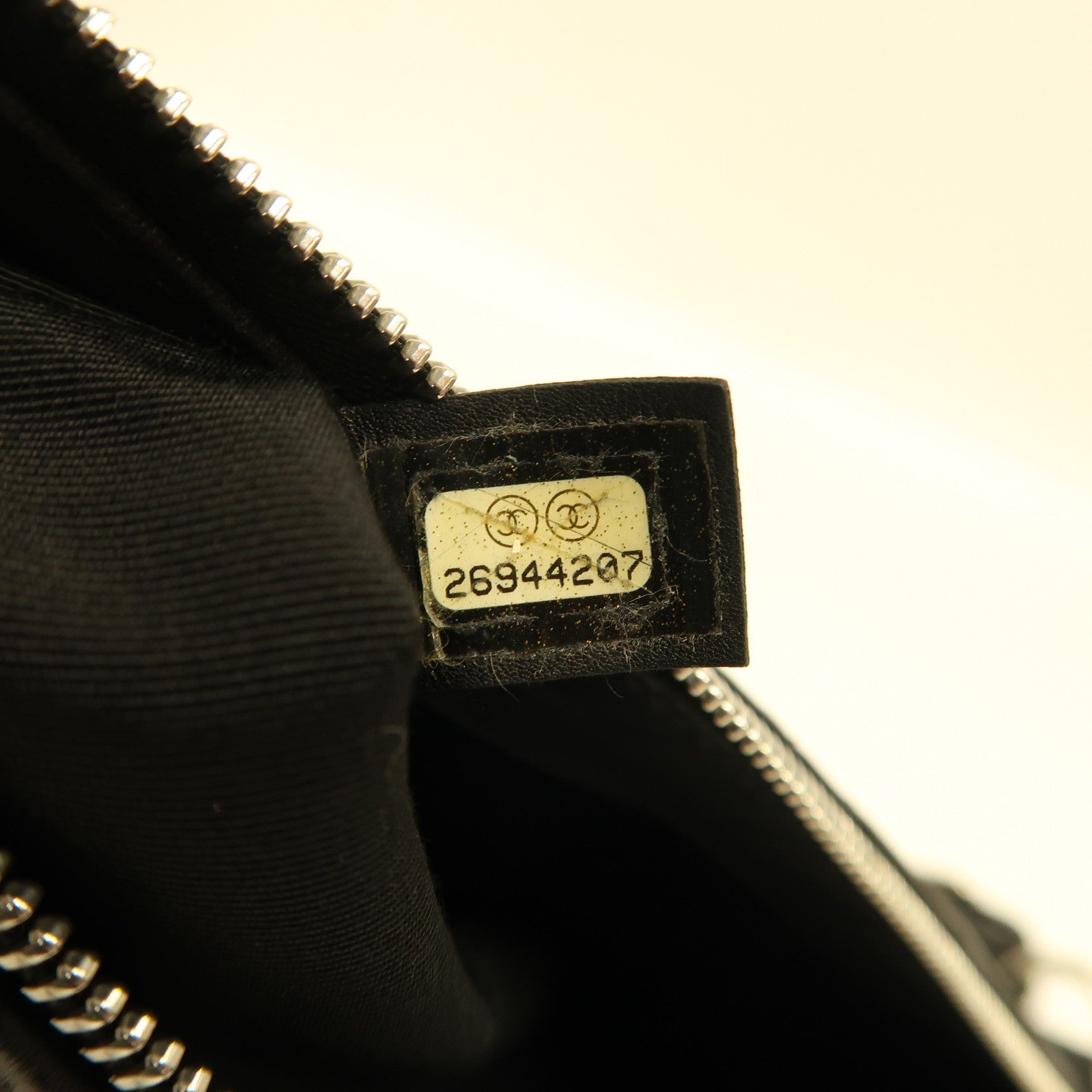 CHANEL 【激減優惠】斜紋羊皮皮革Waist Bag銀扣腰包黑色