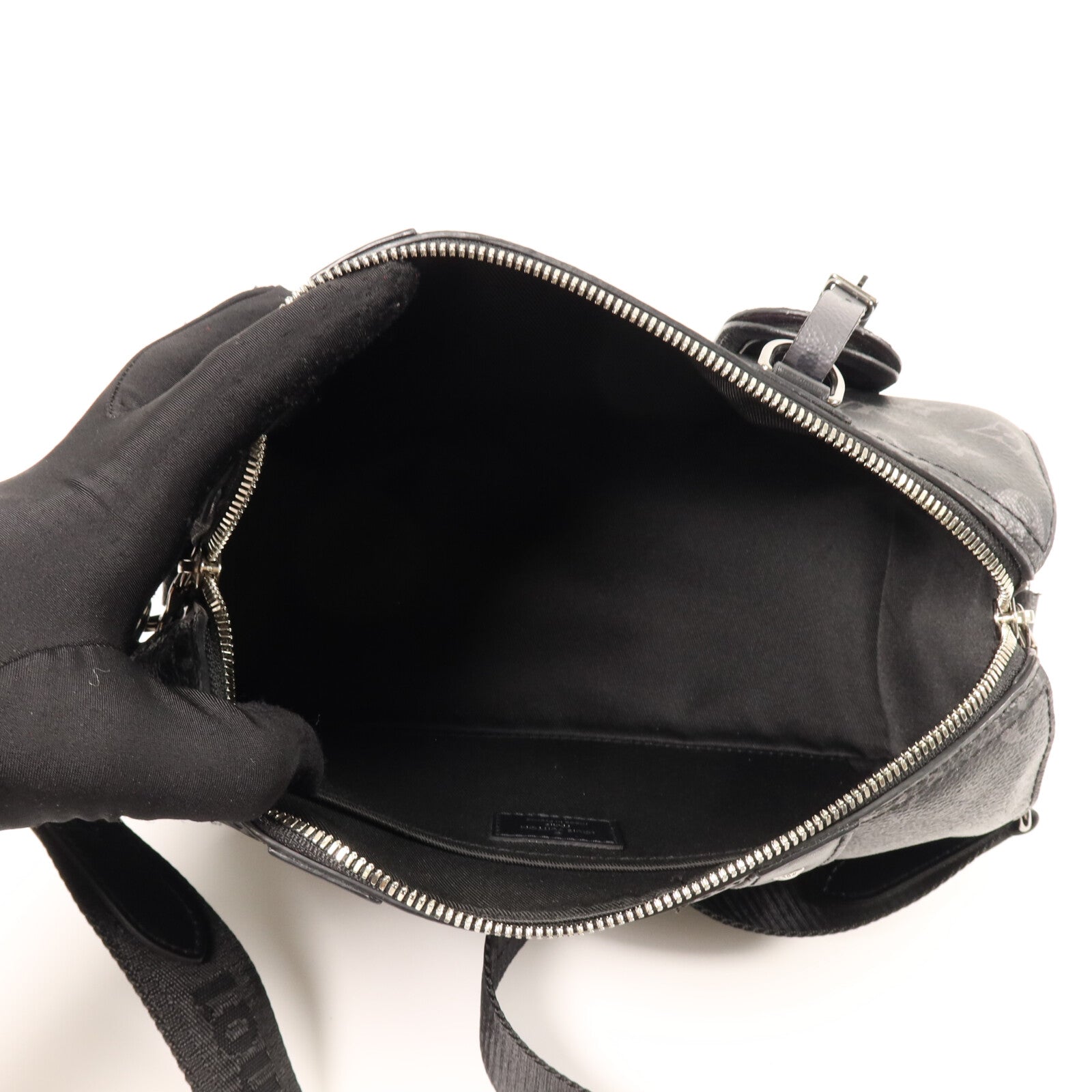 LOUIS VUITTON Monogram Eclipse City Keepall肩背袋
