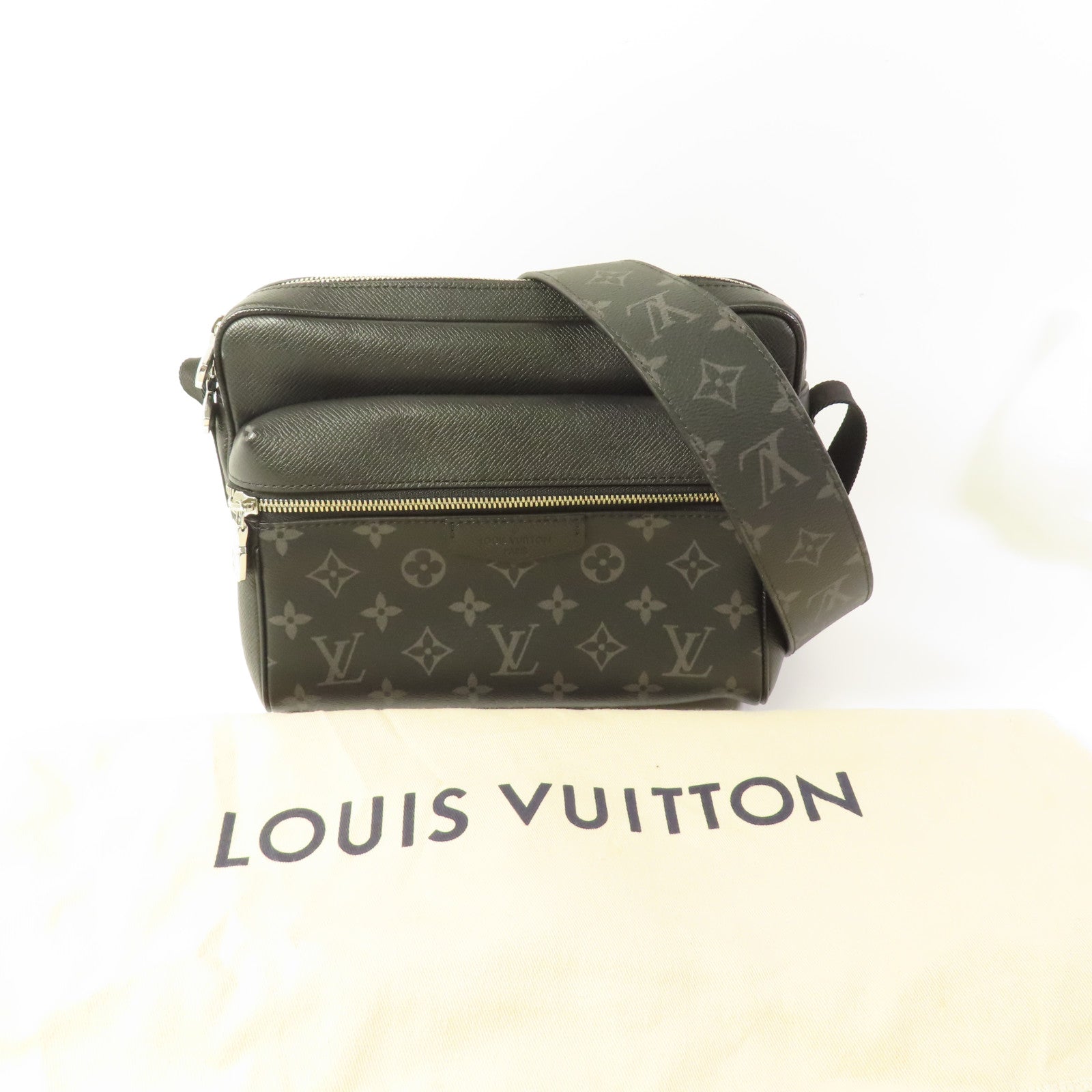 LOUIS VUITTON LV Outdoor Messenger Shoulder Bag M30233 Monogram Eclipse Black
