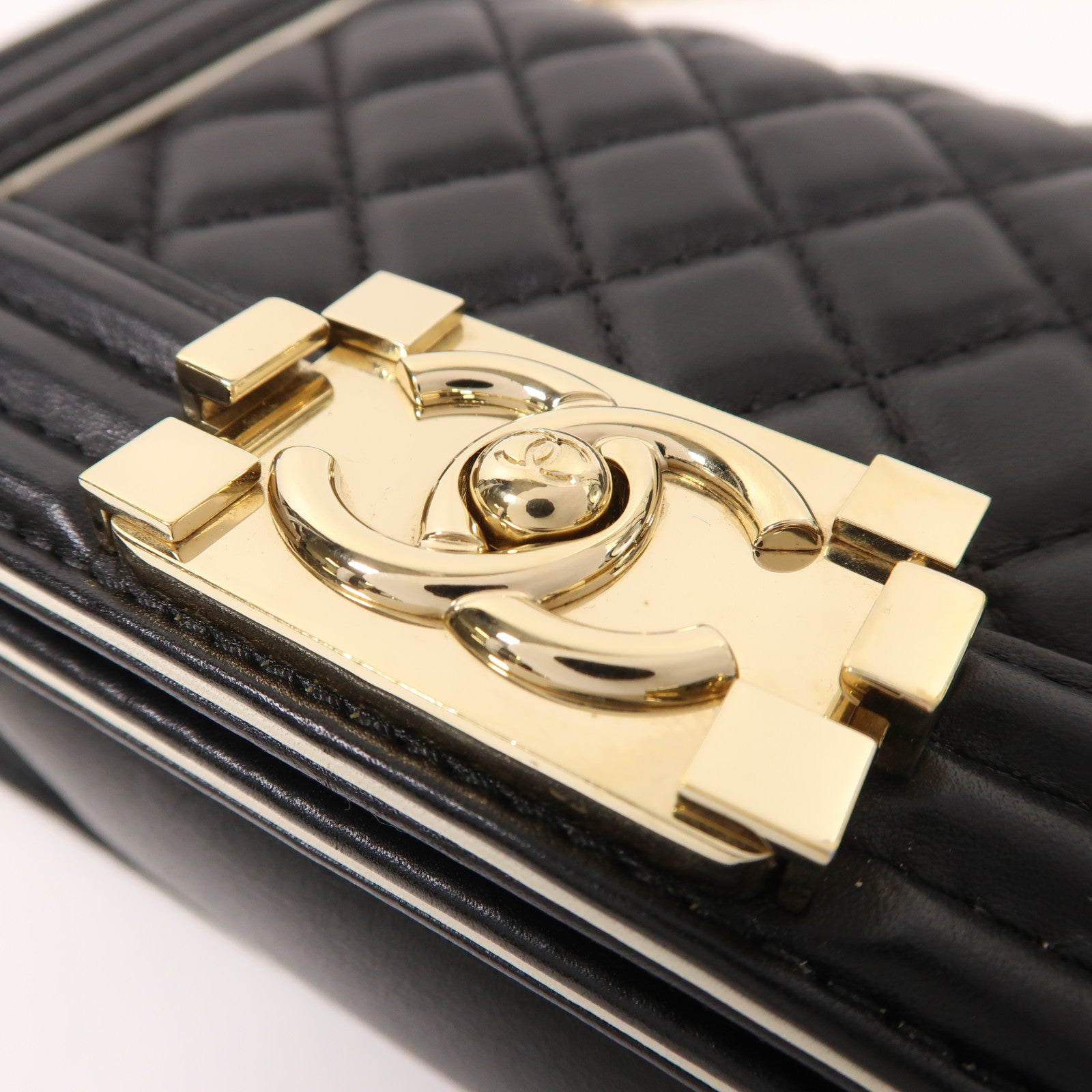 CHANEL 牛皮皮革Boy 20金扣鏈帶肩背袋