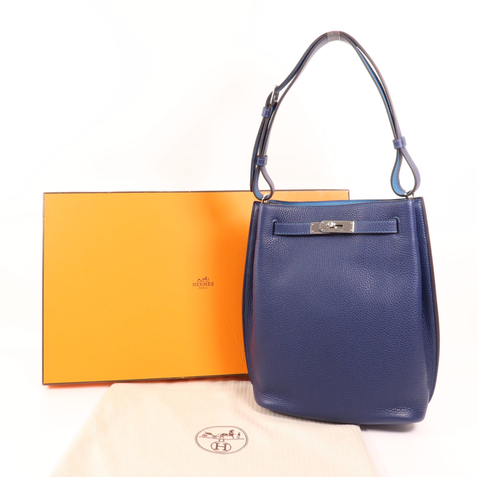 HERMES Clemence皮革So Kelly 22銀扣肩背袋Bleu Saphir