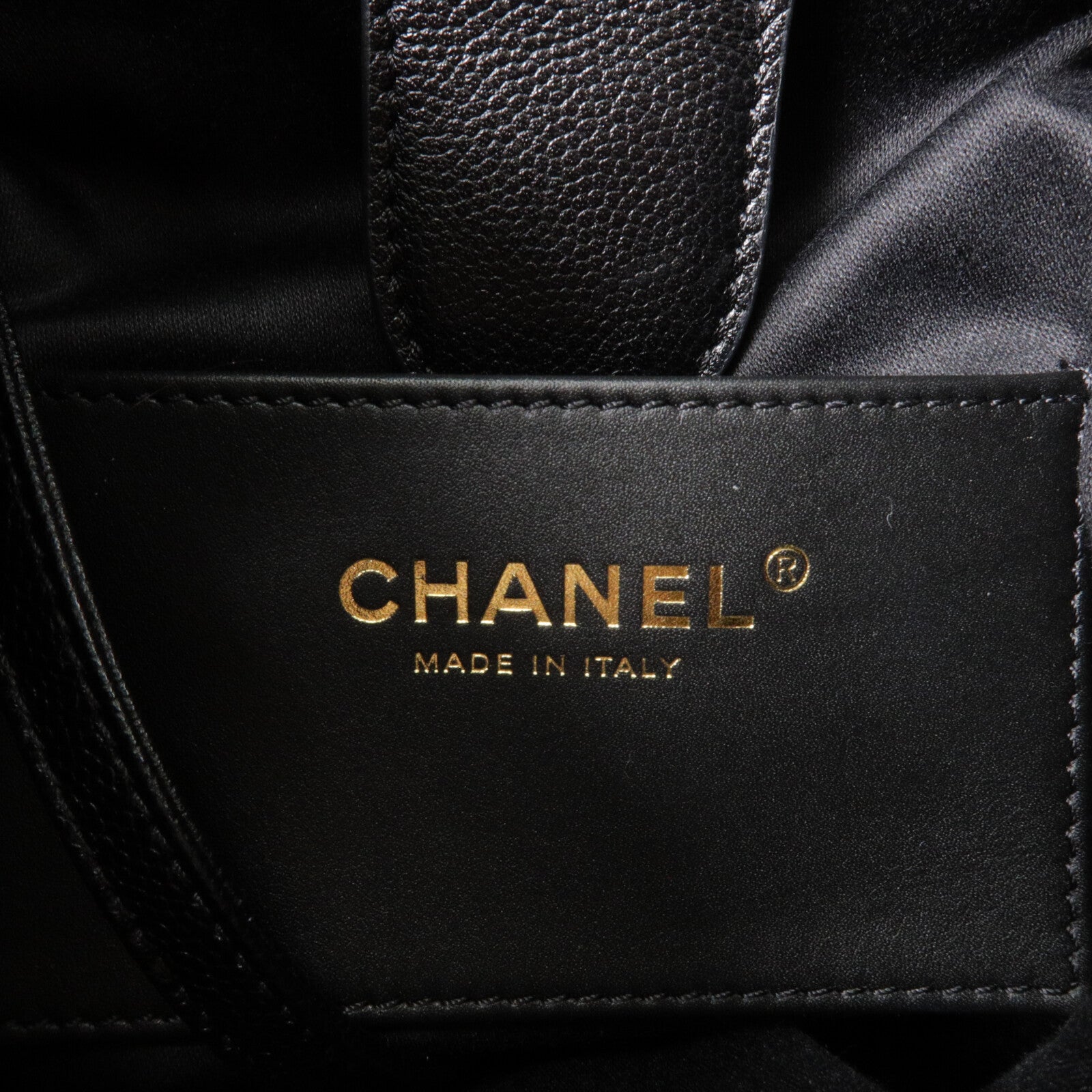 CHANEL 牛皮皮革Chanel 25 Backpack鏈帶背包