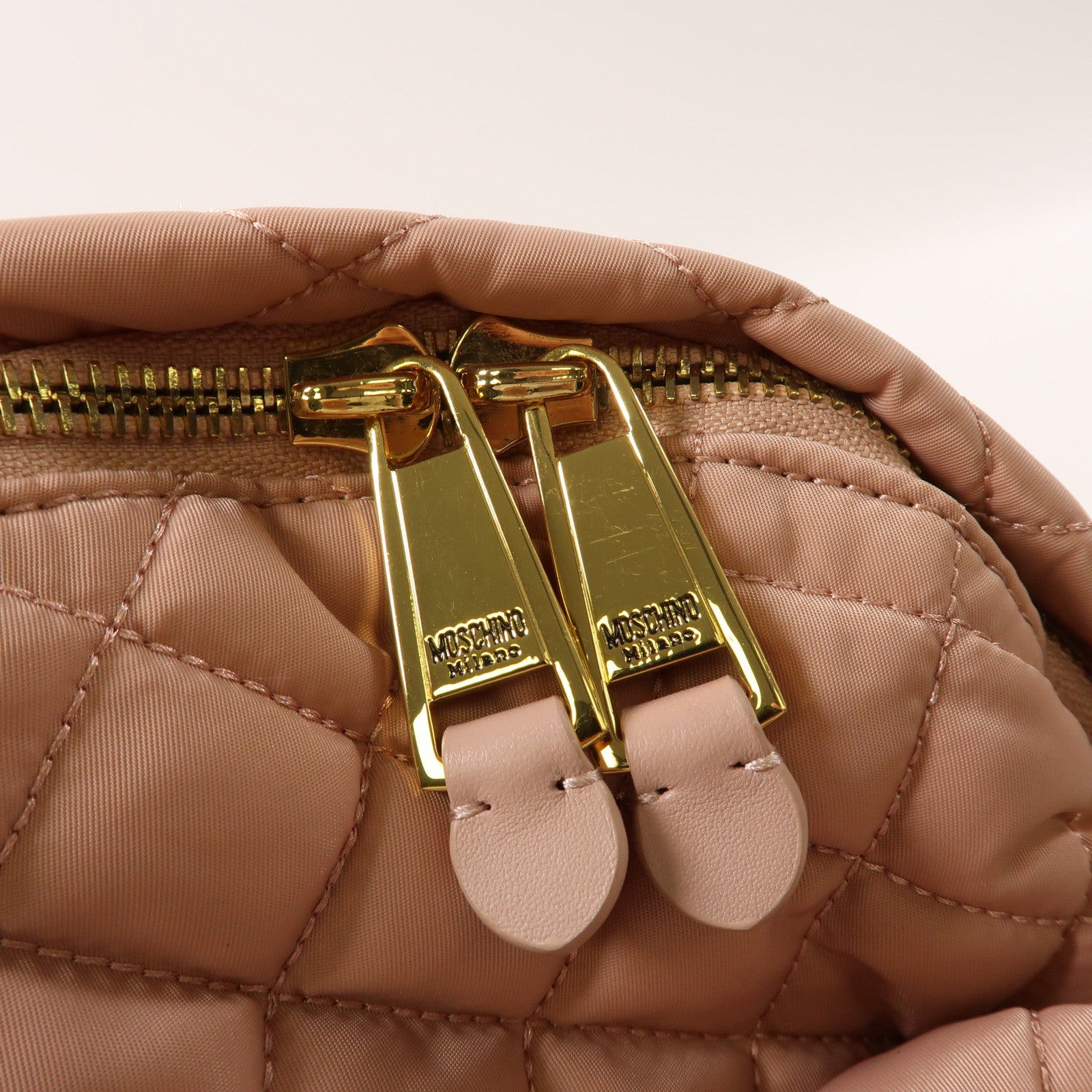 MOSCHINO 尼龍Backpack金扣背包粉紅色
