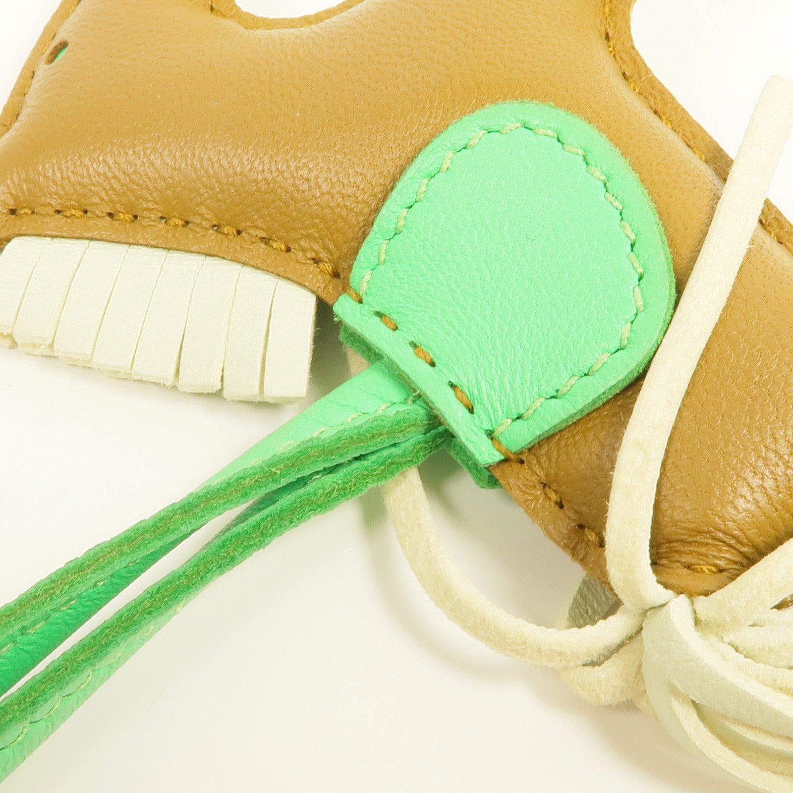 HERMES Milo皮革Rodeo PM掛飾Kraft/Vert Comics