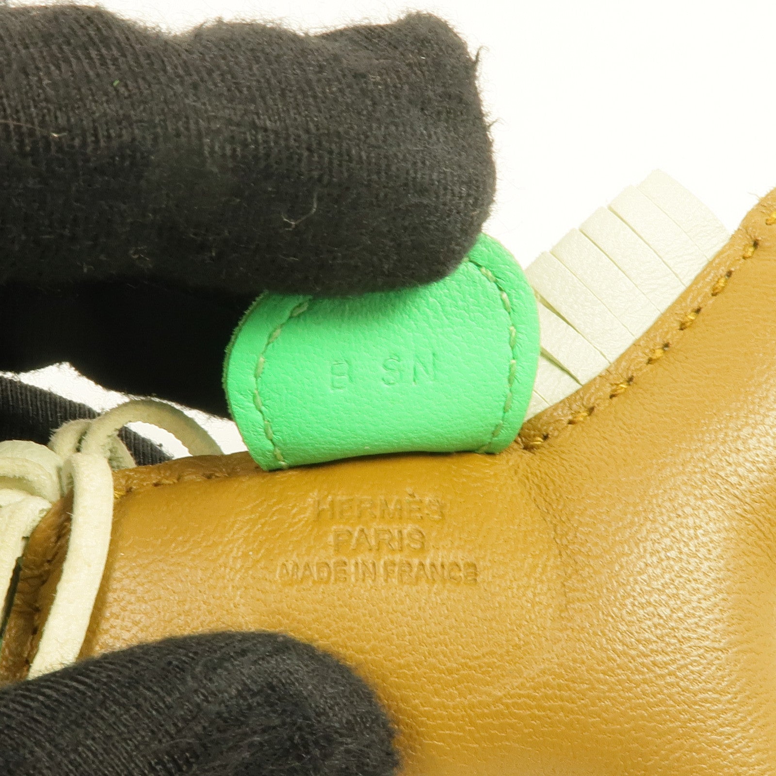 HERMES Milo皮革Rodeo PM掛飾Kraft/Vert Comics