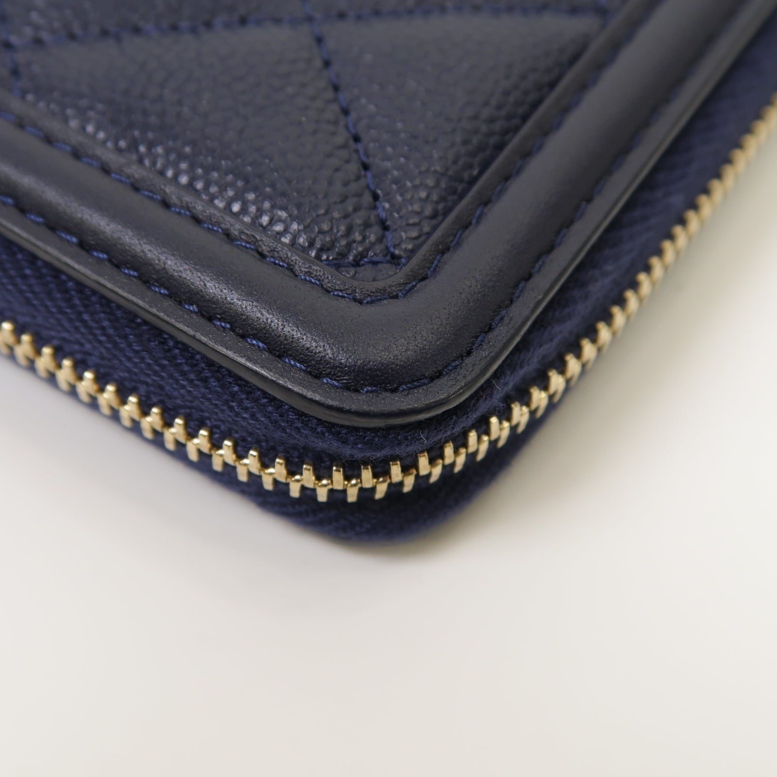 CHANEL 菱格Caviar皮革Zipped Wallet金扣錢包深藍色