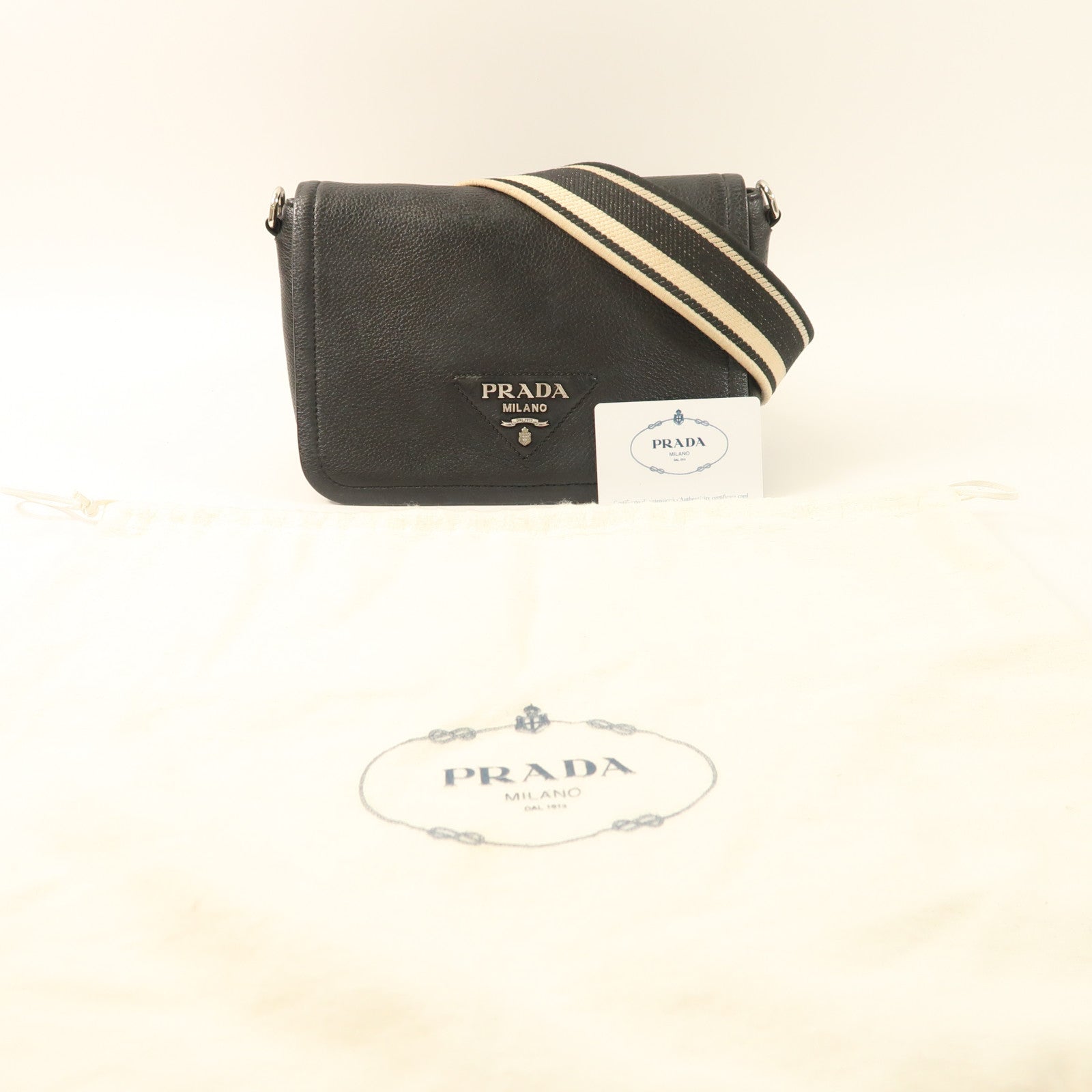 PRADA 牛皮皮革Shoulder Bag銀扣肩背袋