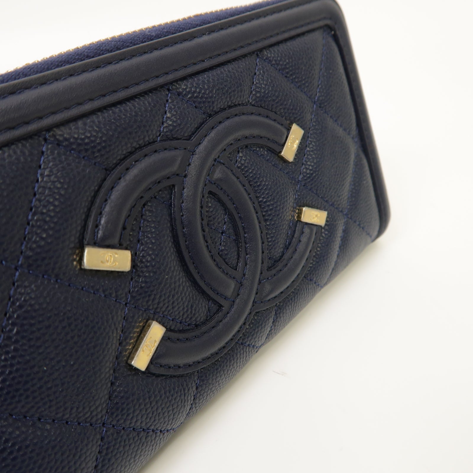 CHANEL 菱格Caviar皮革Zipped Wallet金扣錢包深藍色