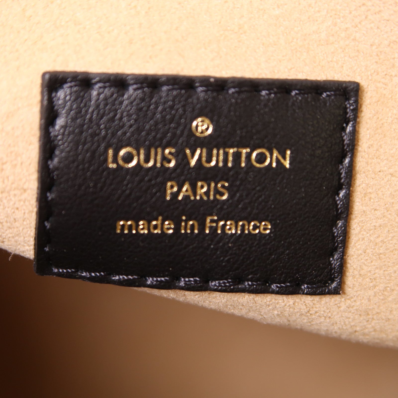 LOUIS VUITTON 牛皮皮革On My Side MM金扣手挽肩背兩用袋